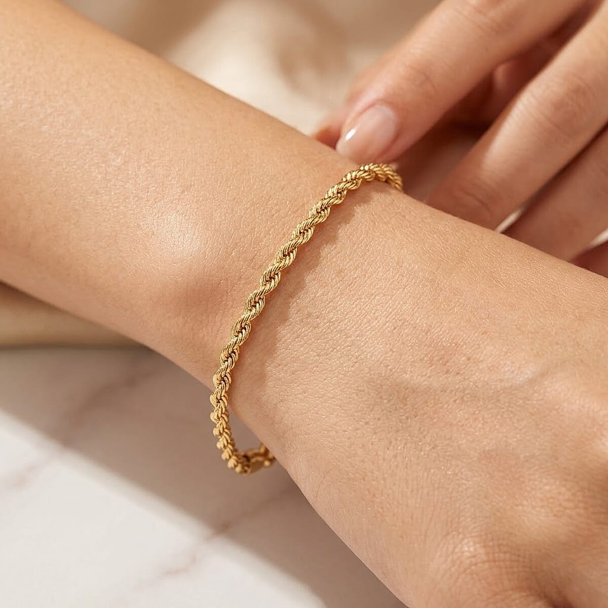 2.7mm Silk Rope Chain Bracelet in 14K Yellow Gold (7.50 In) 3.75 Grams image number 2