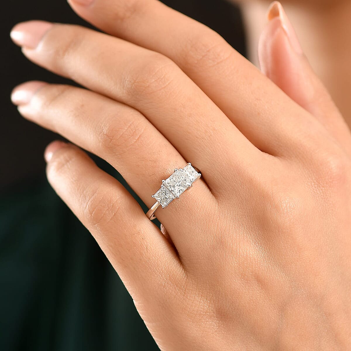 SGL Certified Luxuriant Lab Grown Diamond E-F VS 2.00 ctw Ring in 10K White Gold (Size 5.5) image number 2