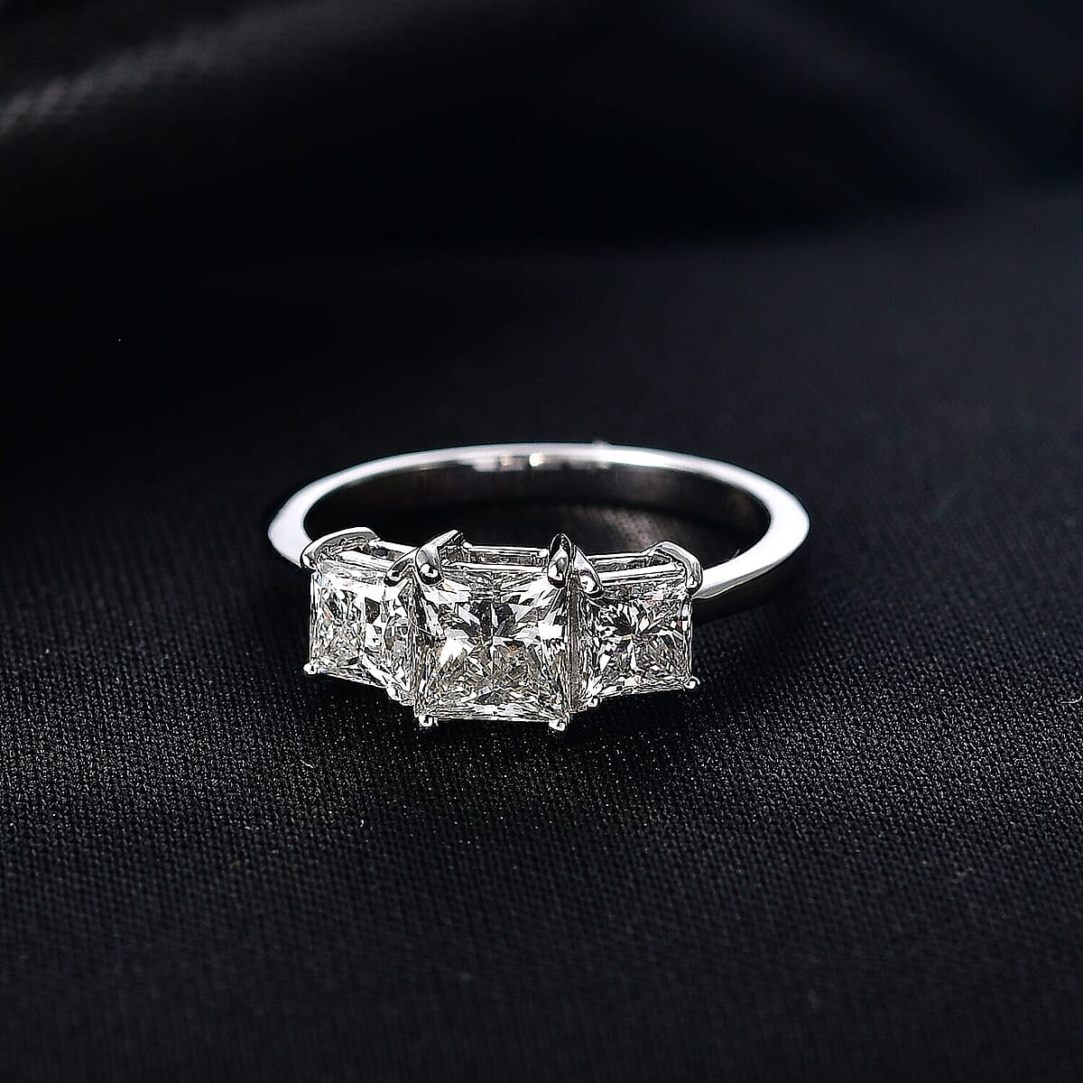 SGL Certified Luxuriant Lab Grown Diamond E-F VS 2.00 ctw Ring in 10K White Gold (Size 7.5) image number 1