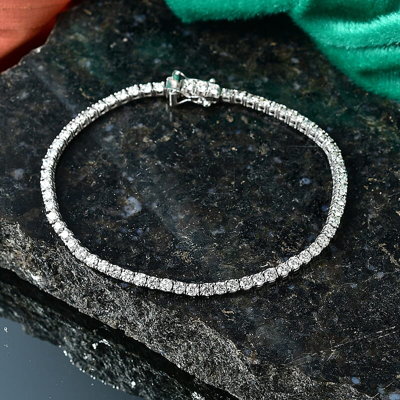 Luxuriant Lab Grown Diamond G-H SI 5.60 ctw Tennis Bracelet in Rhodium Over Sterling Silver (8.00 In)