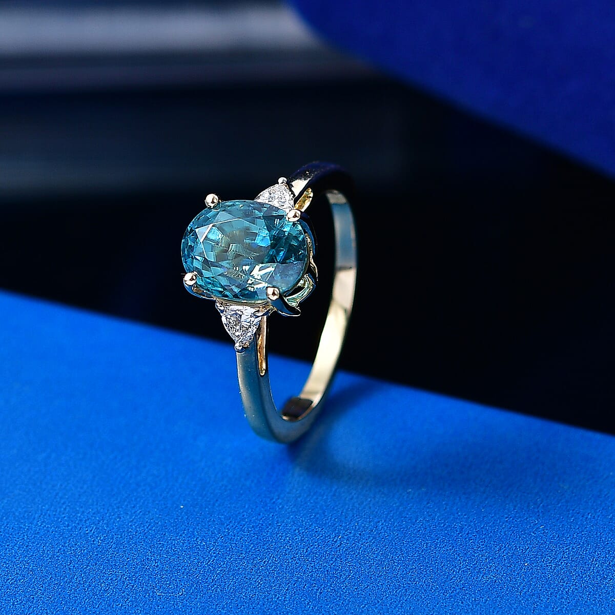 AAA Cambodian Blue Zircon and Luxuriant Lab Grown Diamond E-F VS 4.75 ctw Midnight Ocean Radiance Ring in 10K Yellow Gold (Size 7.0) image number 1