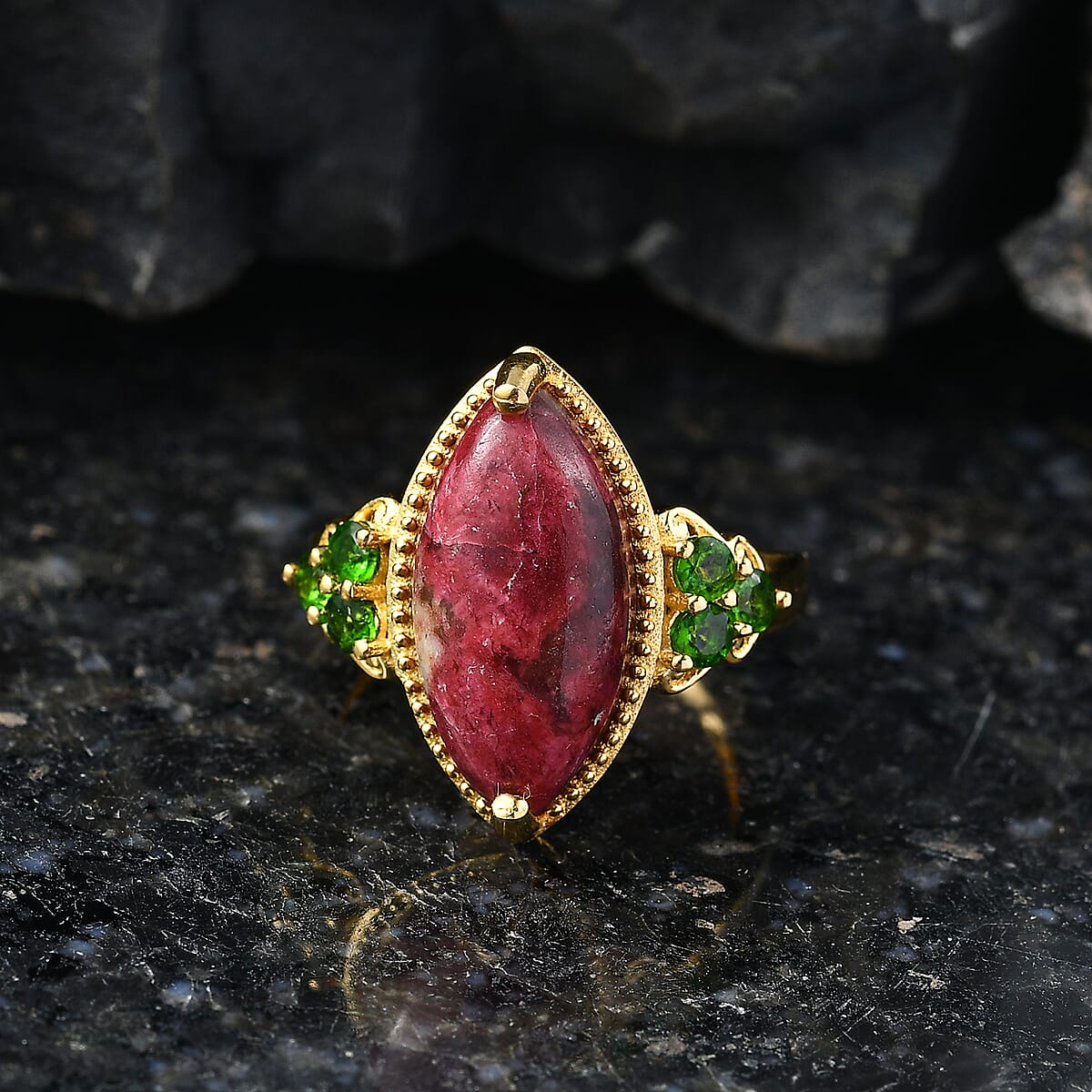 EverTrue Premium Norwegian Thulite and Chrome Diopside 7.90 ctw Enchanted Petal Ring in 18K YG Plated (Size 10.0) image number 1