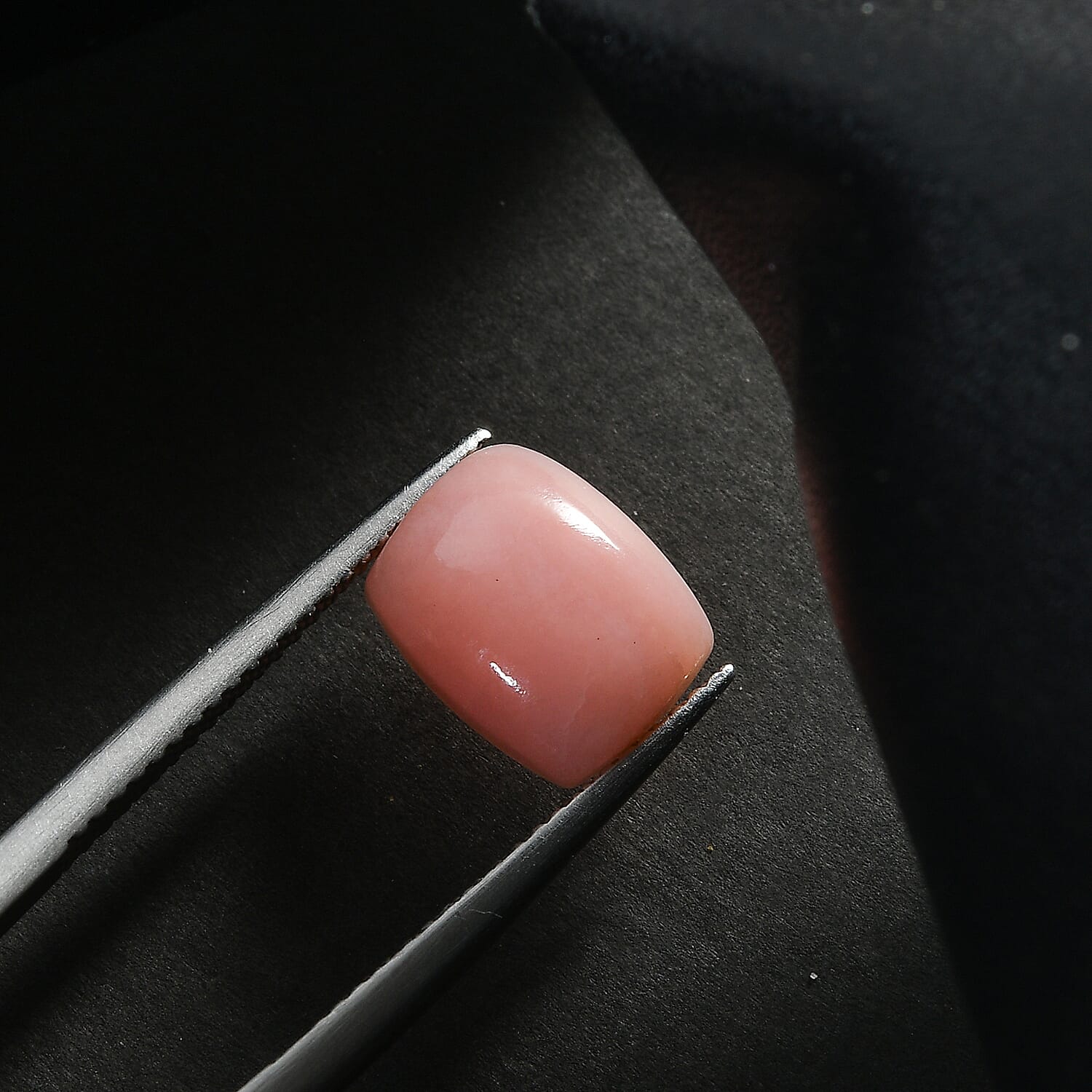 Premium Peruvian Pink Opal (Cush 10x8 mm) 1.90 ctw