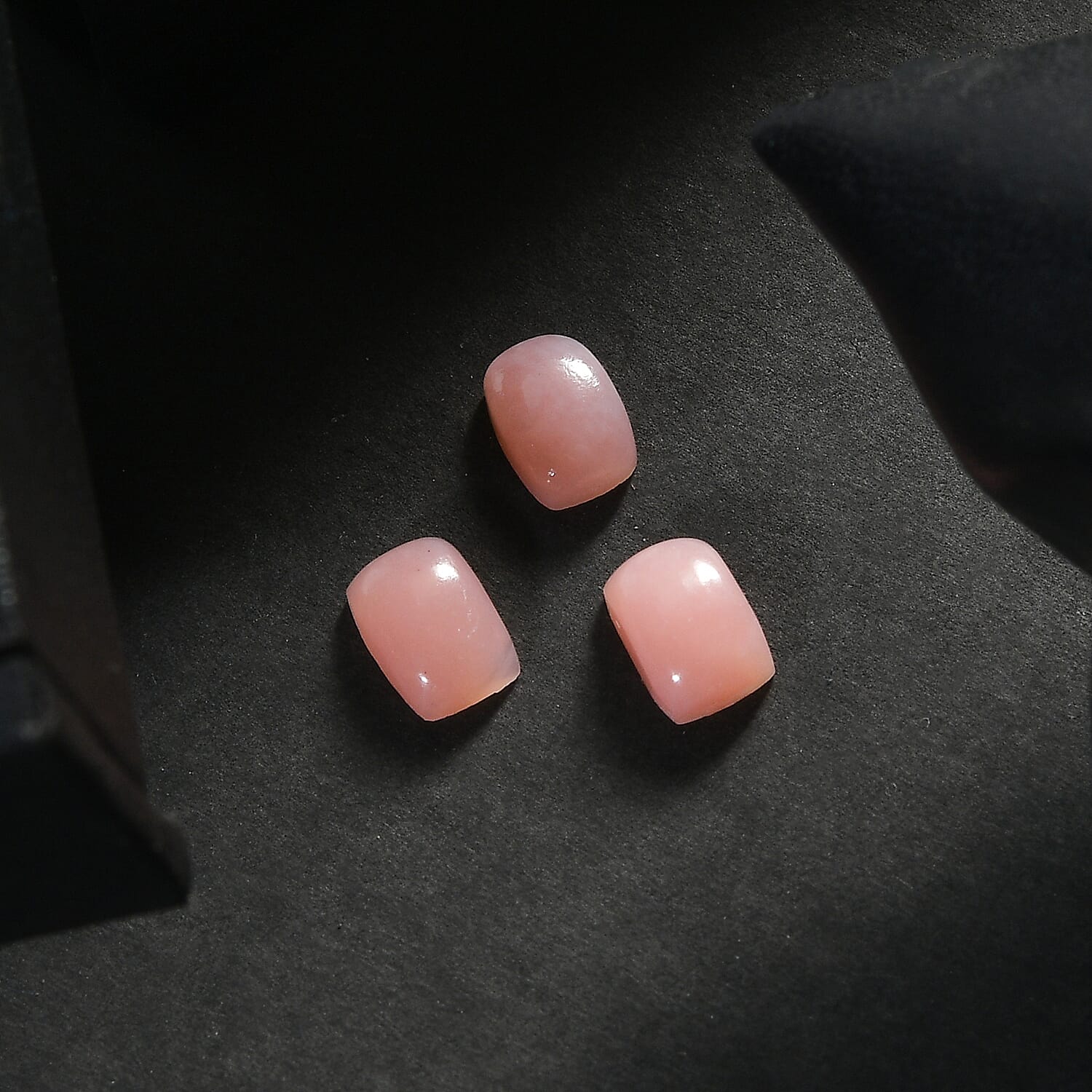 Peruvian Pink Opal Set of 3 (Cush 7x5 mm) 2.23 ctw