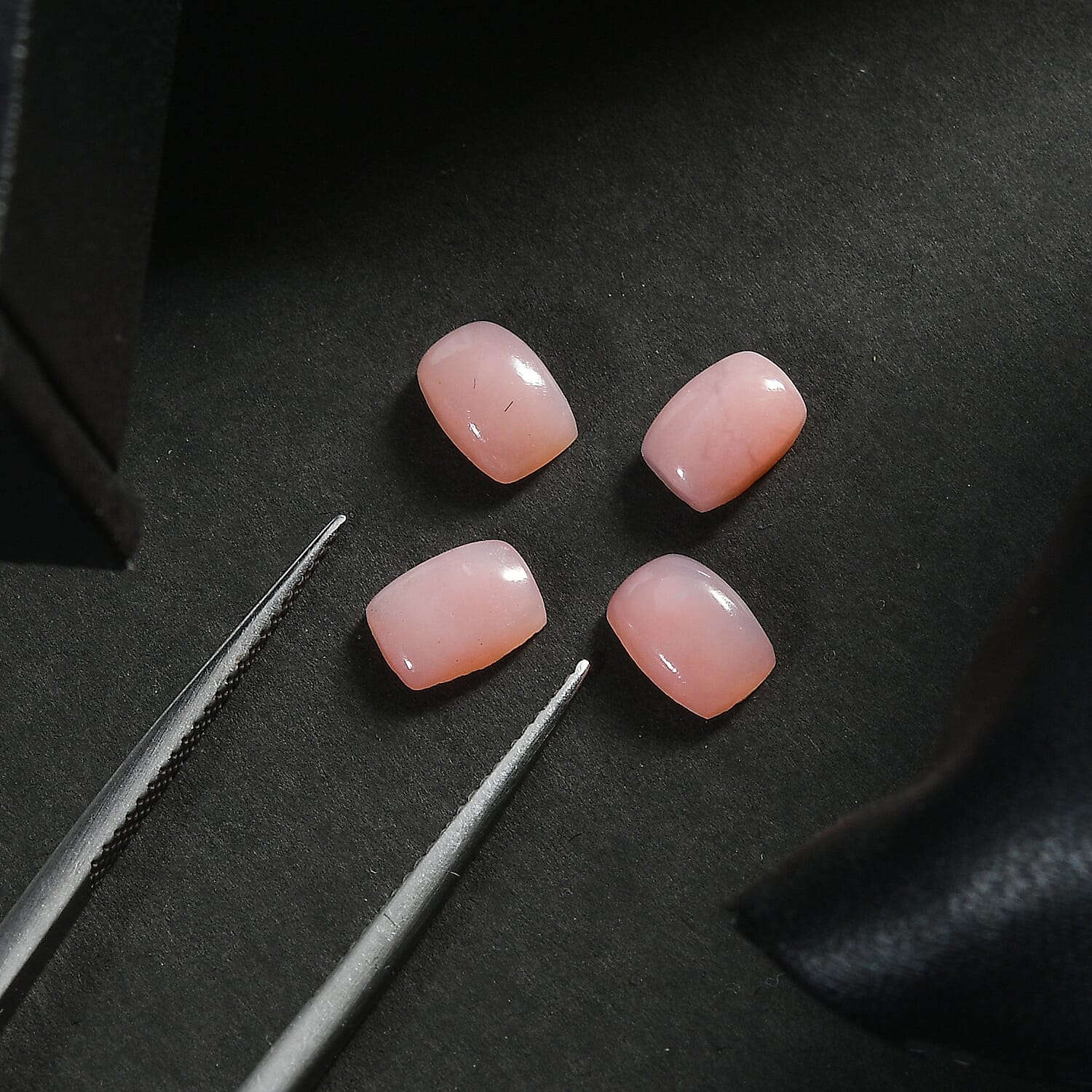 Premium Peruvian Pink Opal Set of 4 (Cush 7x5 mm) 2.76 ctw