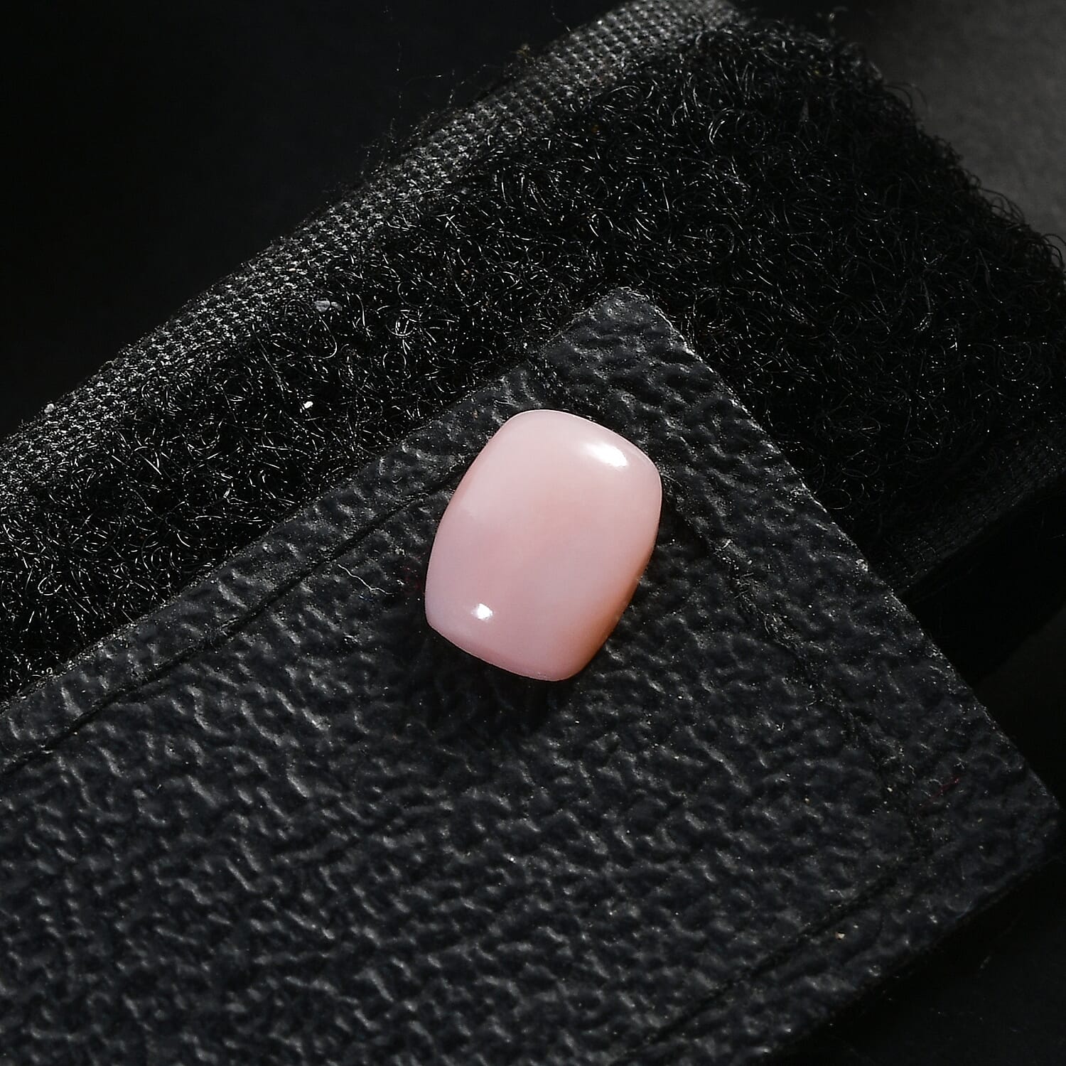 Peruvian Pink Opal (Cush 9x7 mm) 1.20 ctw