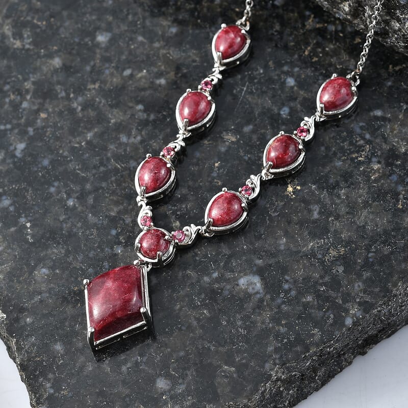 EverTrue Premium Norwegian Thulite and Orissa Rose Garnet 21.10 ctw Drop Line Necklace in Platinum Bond 18-20 Inches