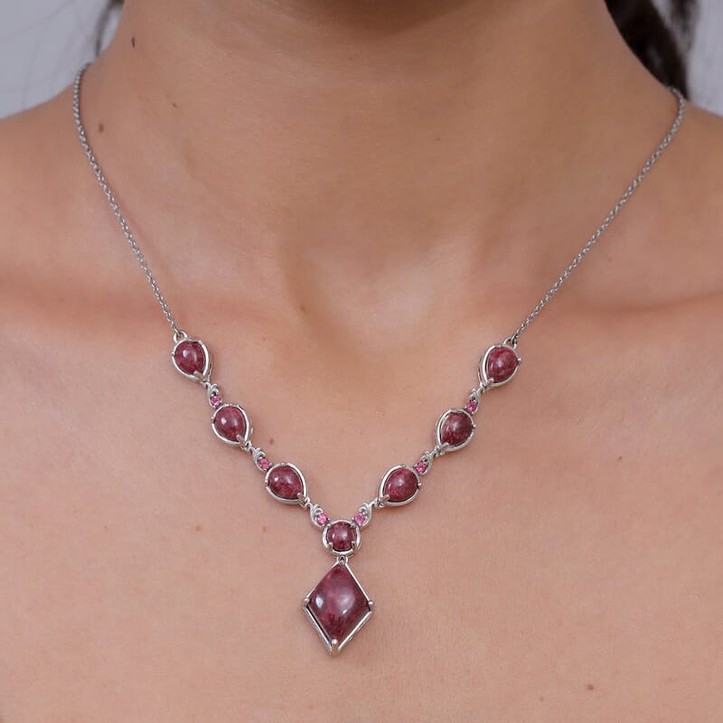 EverTrue Premium Norwegian Thulite and Orissa Rose Garnet 21.10 ctw Drop Line Necklace in Platinum Bond 18-20 Inches