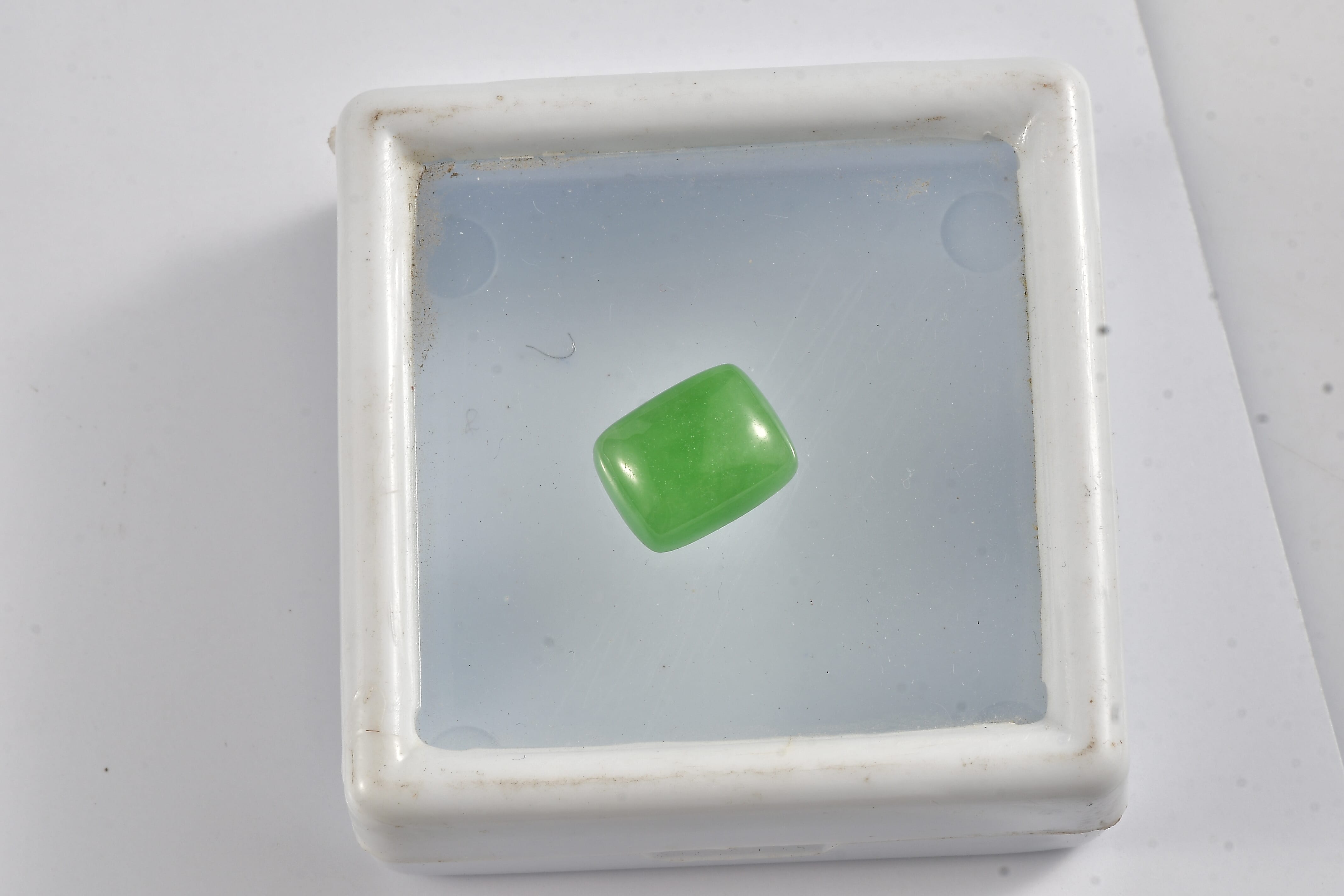Green Jade (D) (Cush 10x8 mm) 3.70 ctw
