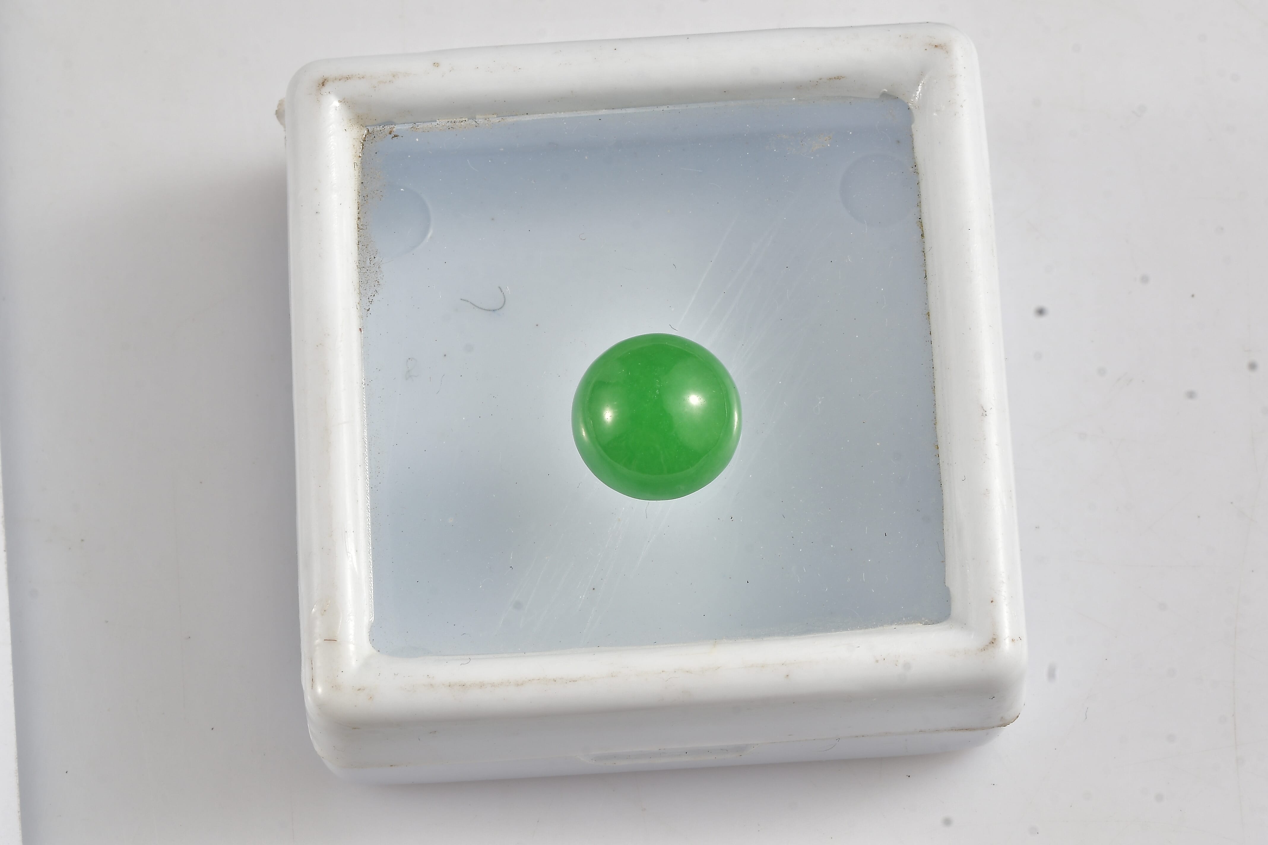 Green Jade (D) (Rnd 10 mm) 4.05 ctw