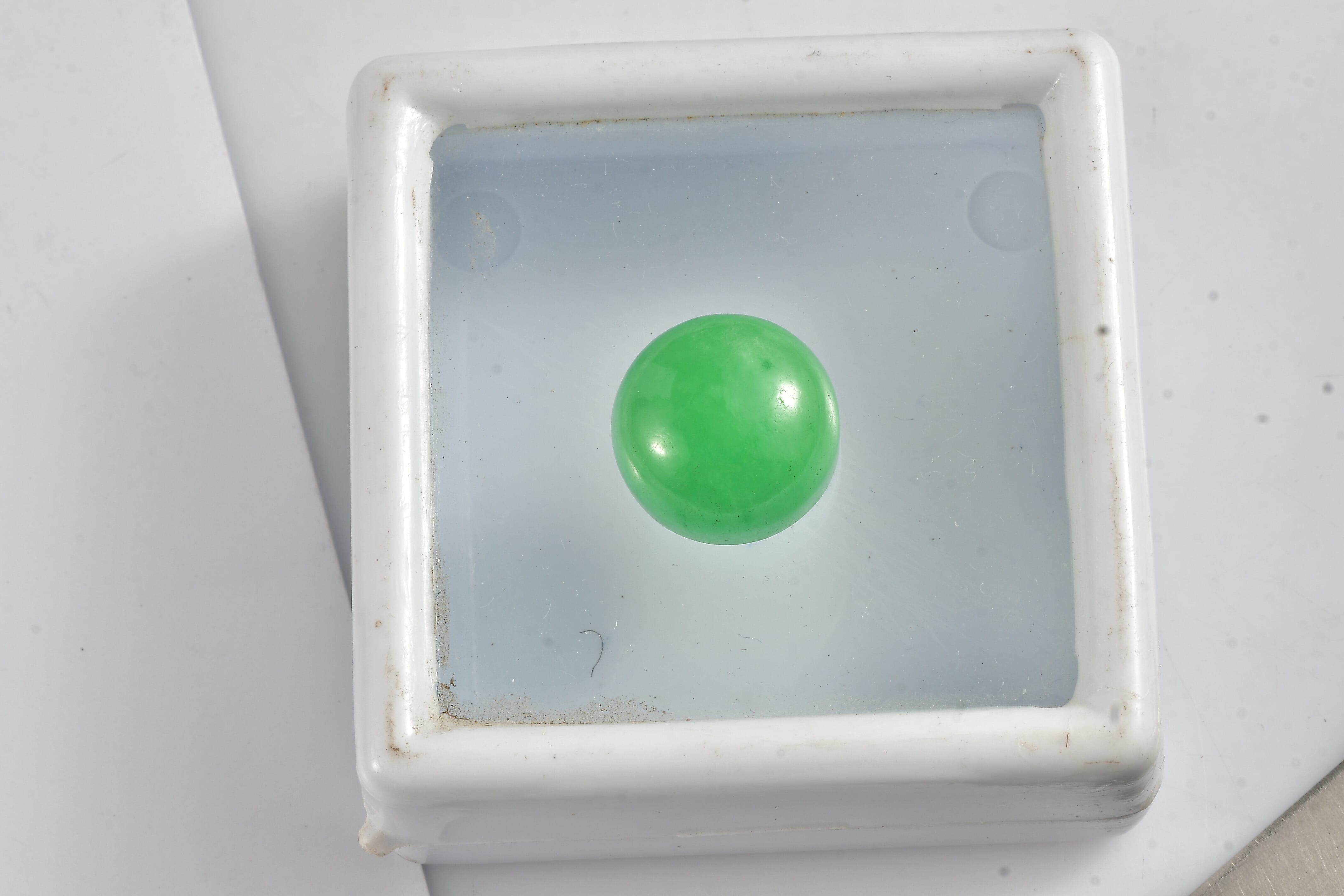 Green Jade (D) (Rnd 12 mm) 5.72 ctw
