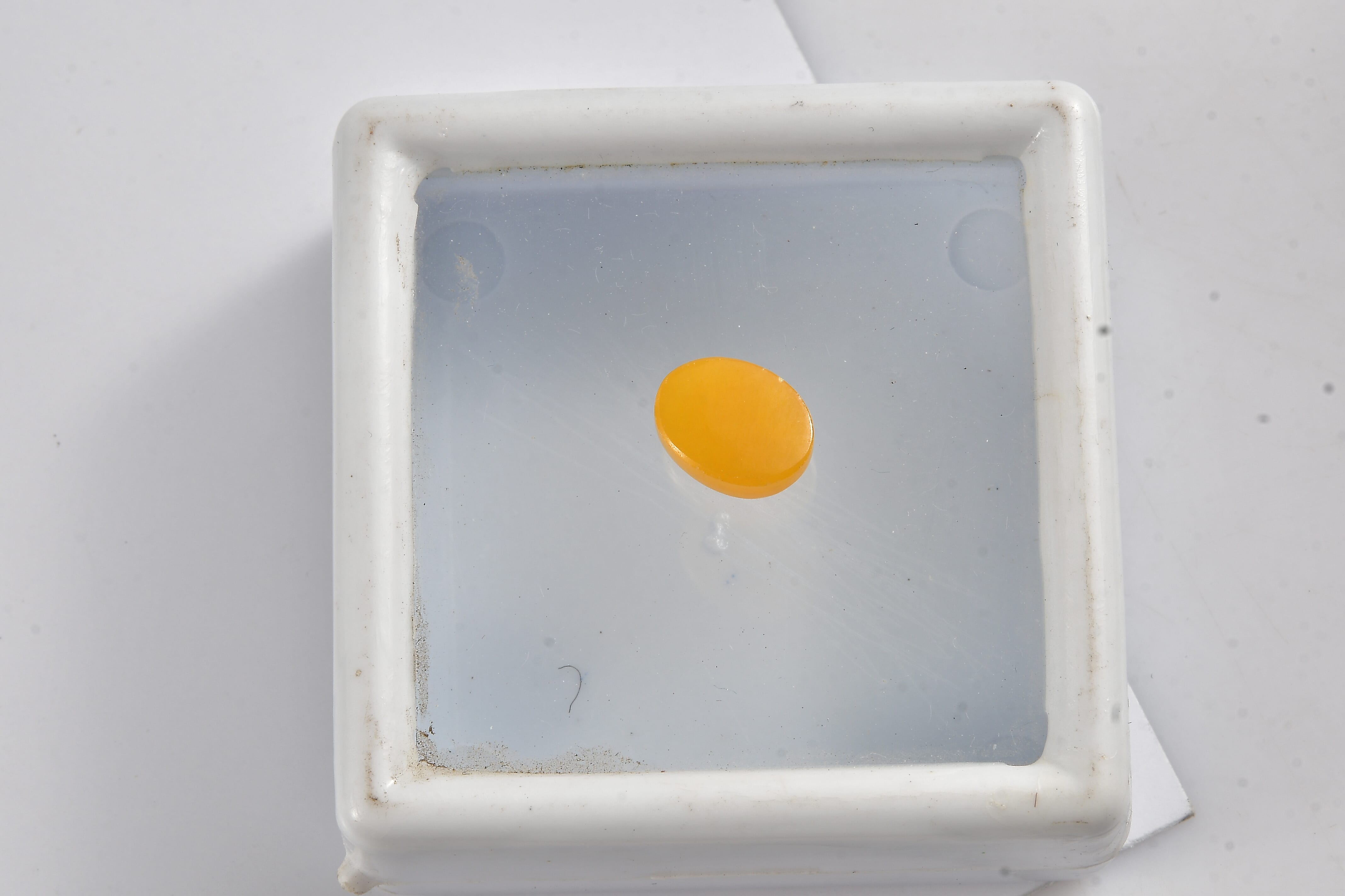 Honey Jade (Ovl 9x7 mm) 1.96 ctw