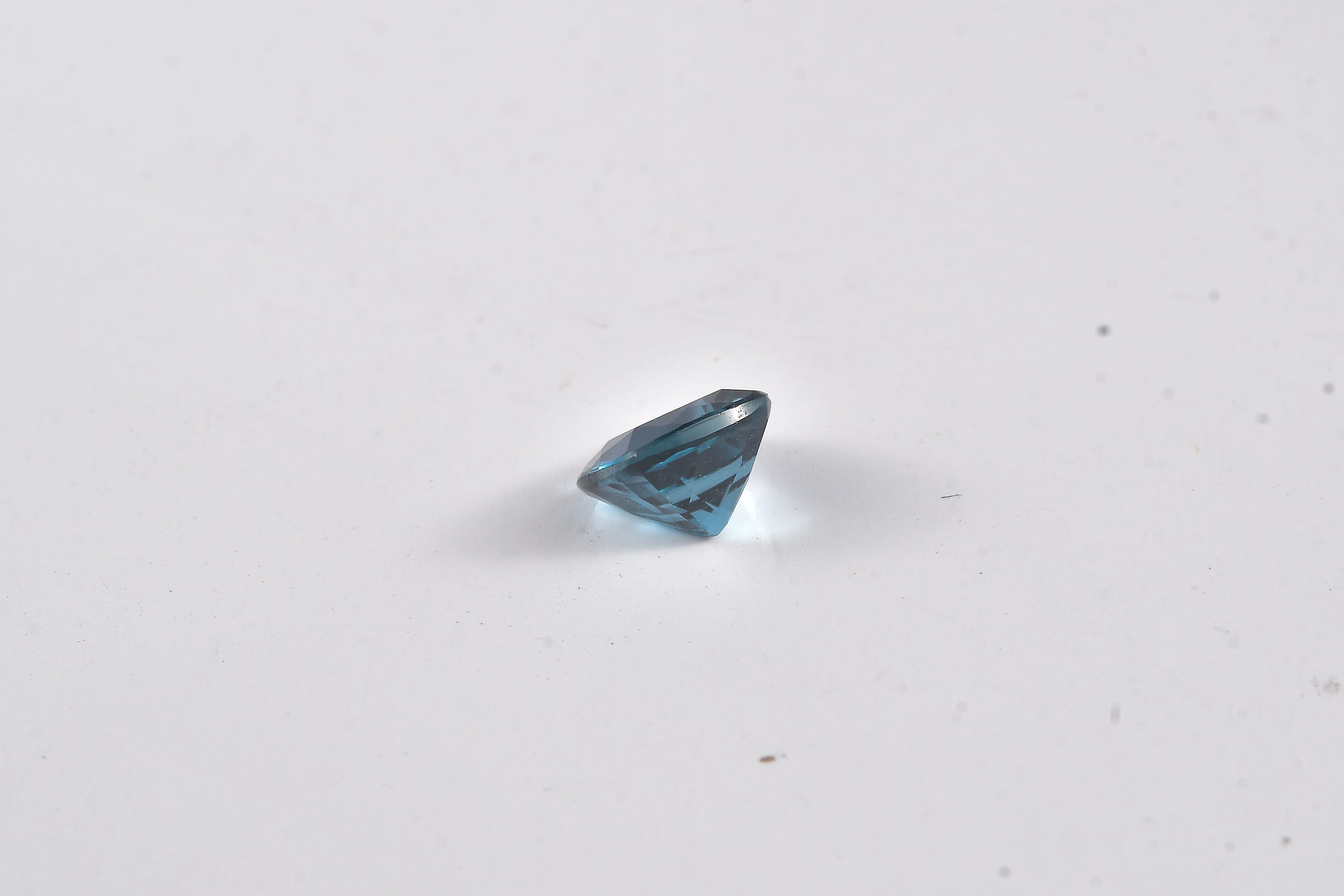 London Blue Topaz (Cush 6x6 mm) 1.06 ctw