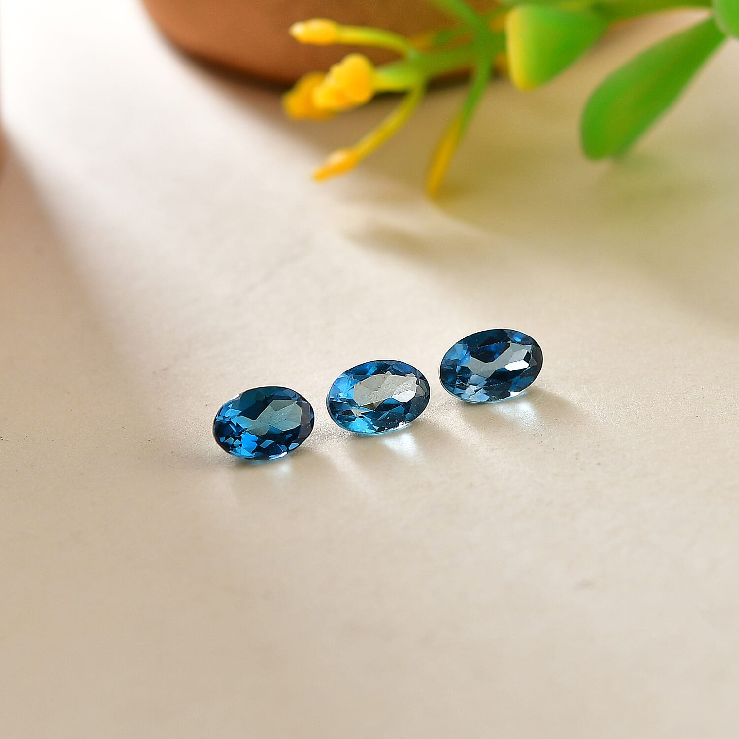 London Blue Topaz Set of 3 (Ovl 6x4 mm) 1.47 ctw