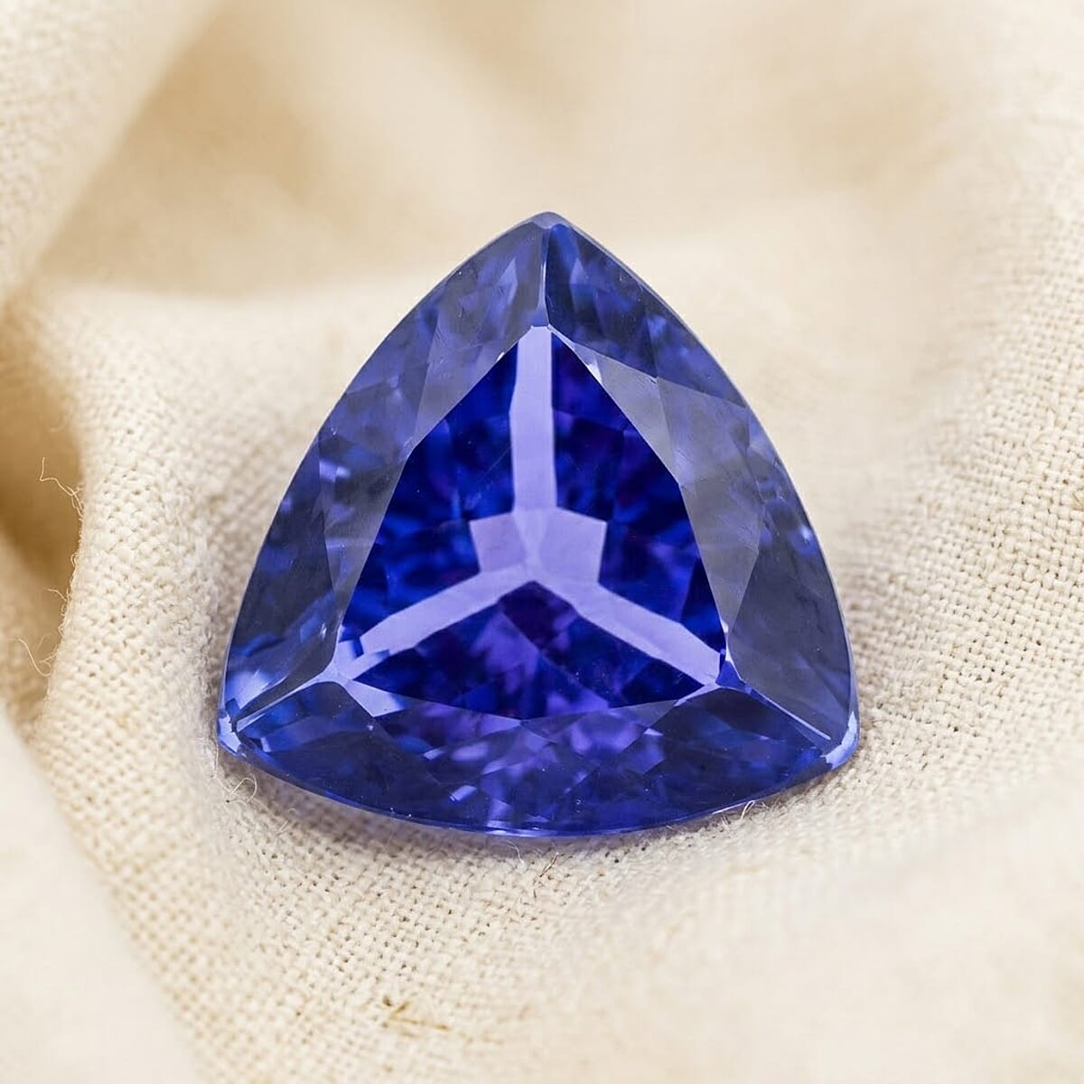 AAAA Tanzanite (Trl 6 mm) 0.80 ctw image number 1
