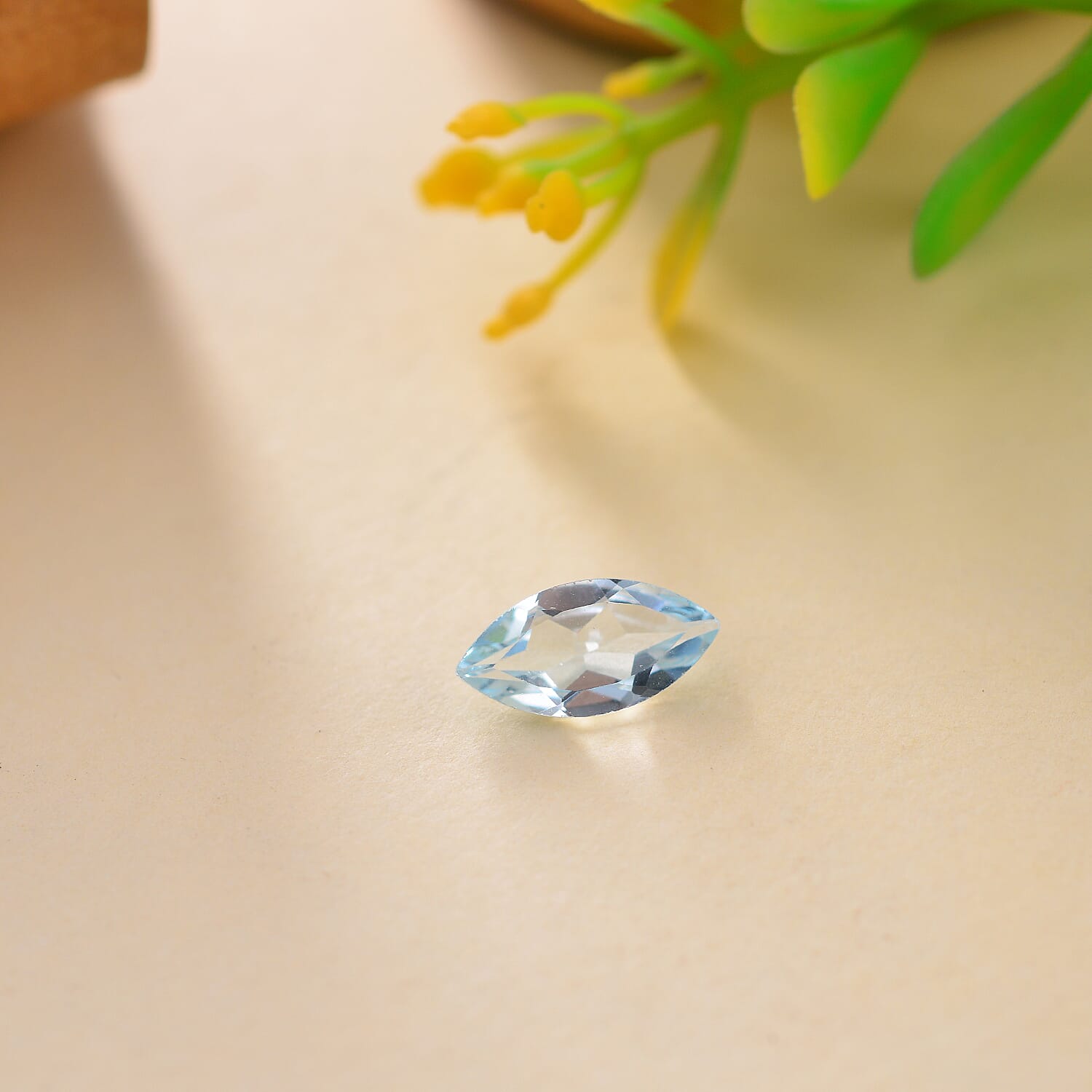 Sky Blue Topaz (Mrq 10x5 mm) 1.00 ctw