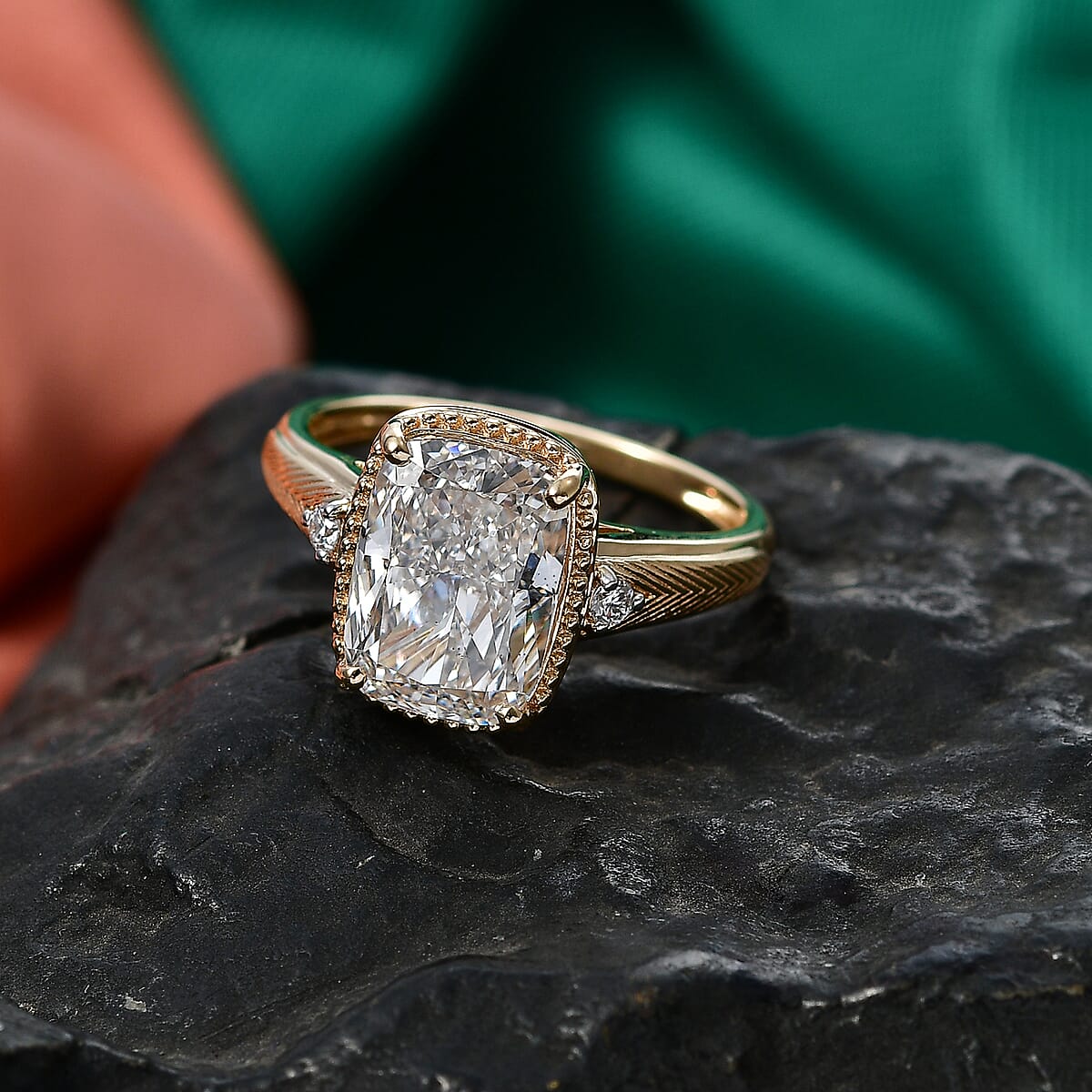 IGI Certified Luxuriant Lab Grown Diamond E-F, VS 5.00 ctw Ring in 14K Yellow Gold (Size 9.0) (Del. in 10-12 Days) image number 1