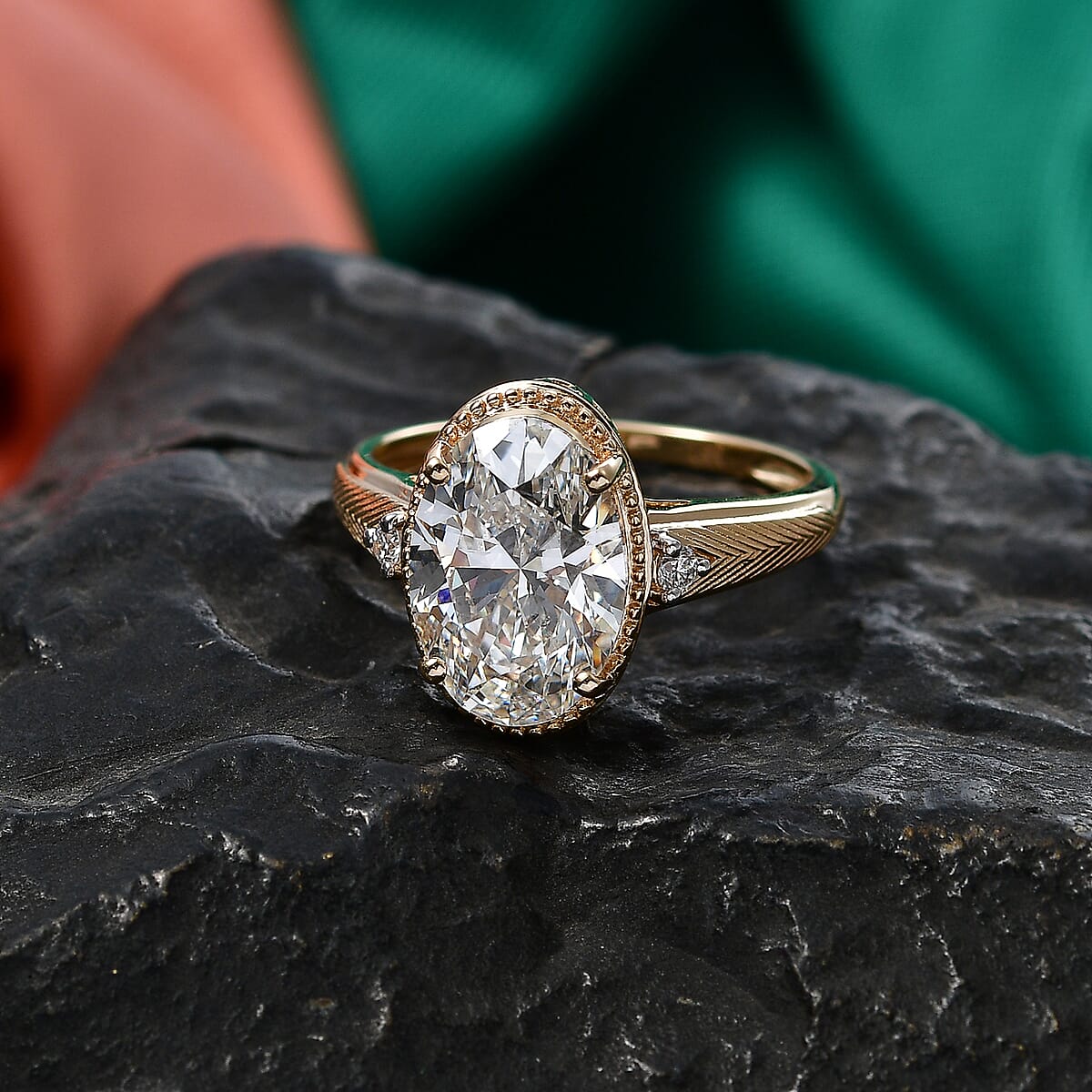 IGI Certified Luxuriant Lab Grown Diamond E-F, VS 5.00 ctw Ring in 14K Yellow Gold (Size 9.0) (Del. in 10-12 Days) image number 1