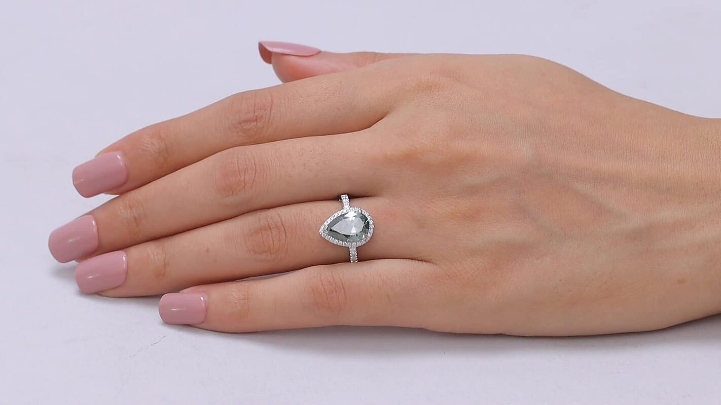 950 Platinum Luxuriant Lab Grown Green Diamond (IR) and Lab Grown Diamond (VS) Green Aurora Drop Ring (Size 6.0) (5.45 g) 2.80 ctw