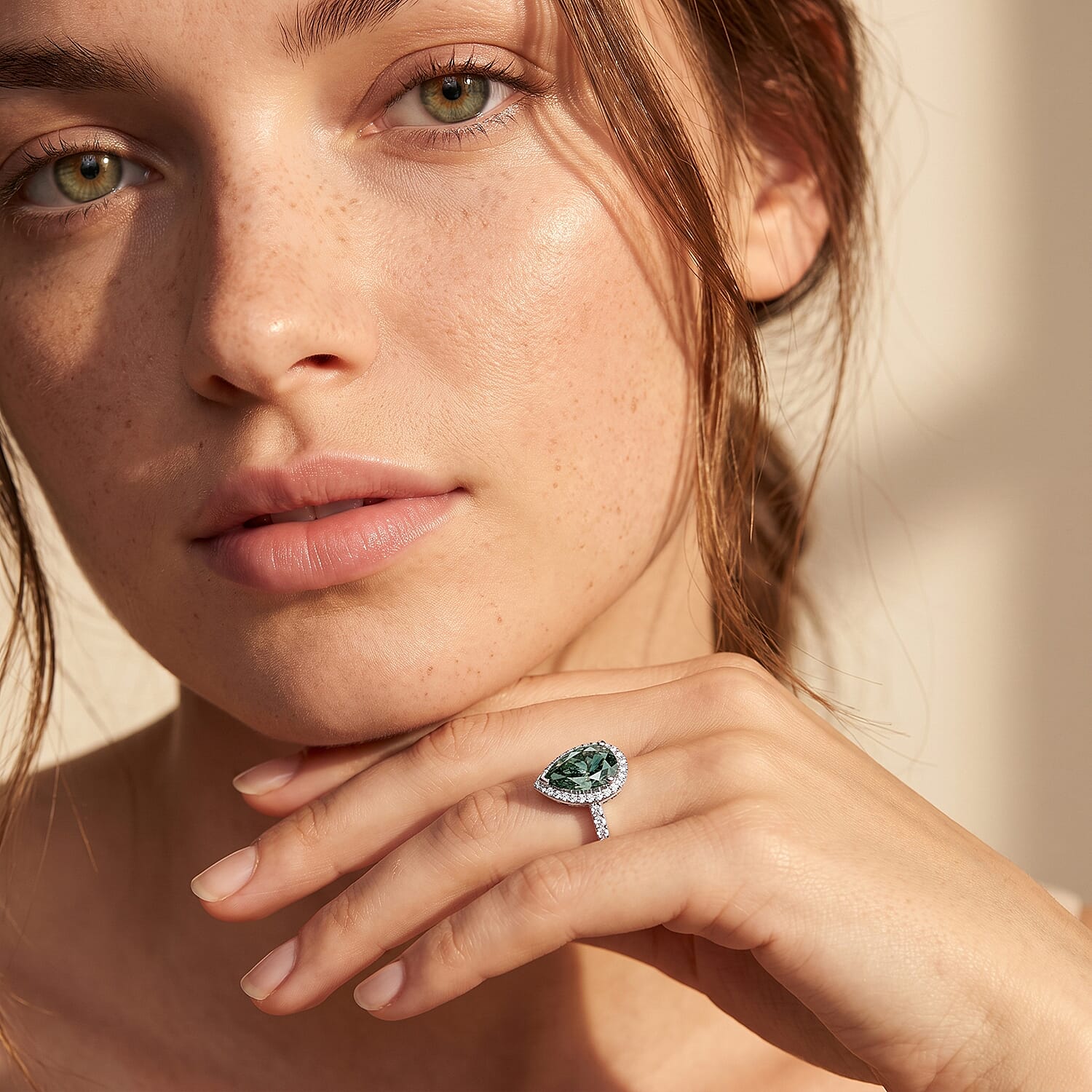 Luxuriant Lab Grown Green Diamond (IR) and Lab Grown Diamond (VS) 2.80 ctw Green Aurora Drop Ring in 950 Platinum (Size 6.0) 5.45 Grams