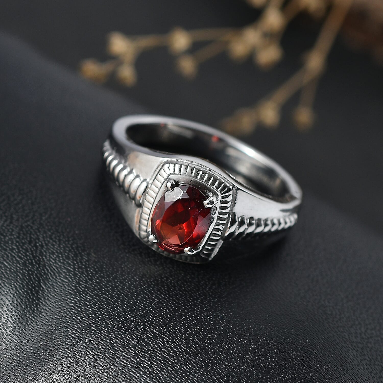 EverTrue Mozambique Garnet 1.50 ctw Saddle Ring in Stainless Steel (Size 9.0)