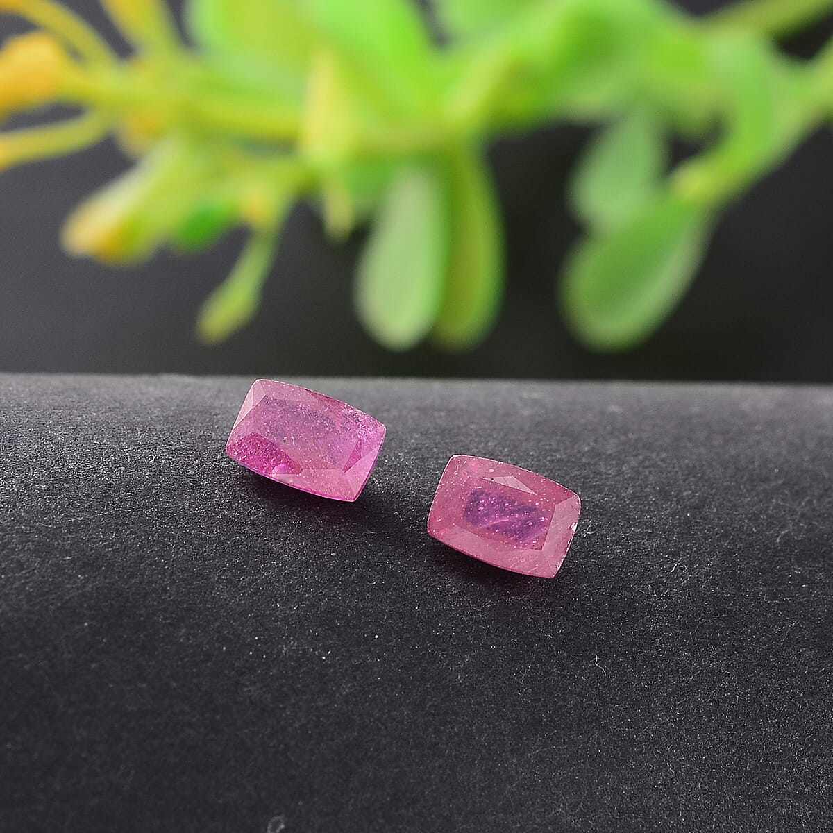 Niassa Ruby (FF) Set of 2 (Cush 6x4 mm) 1.50 ctw image number 1