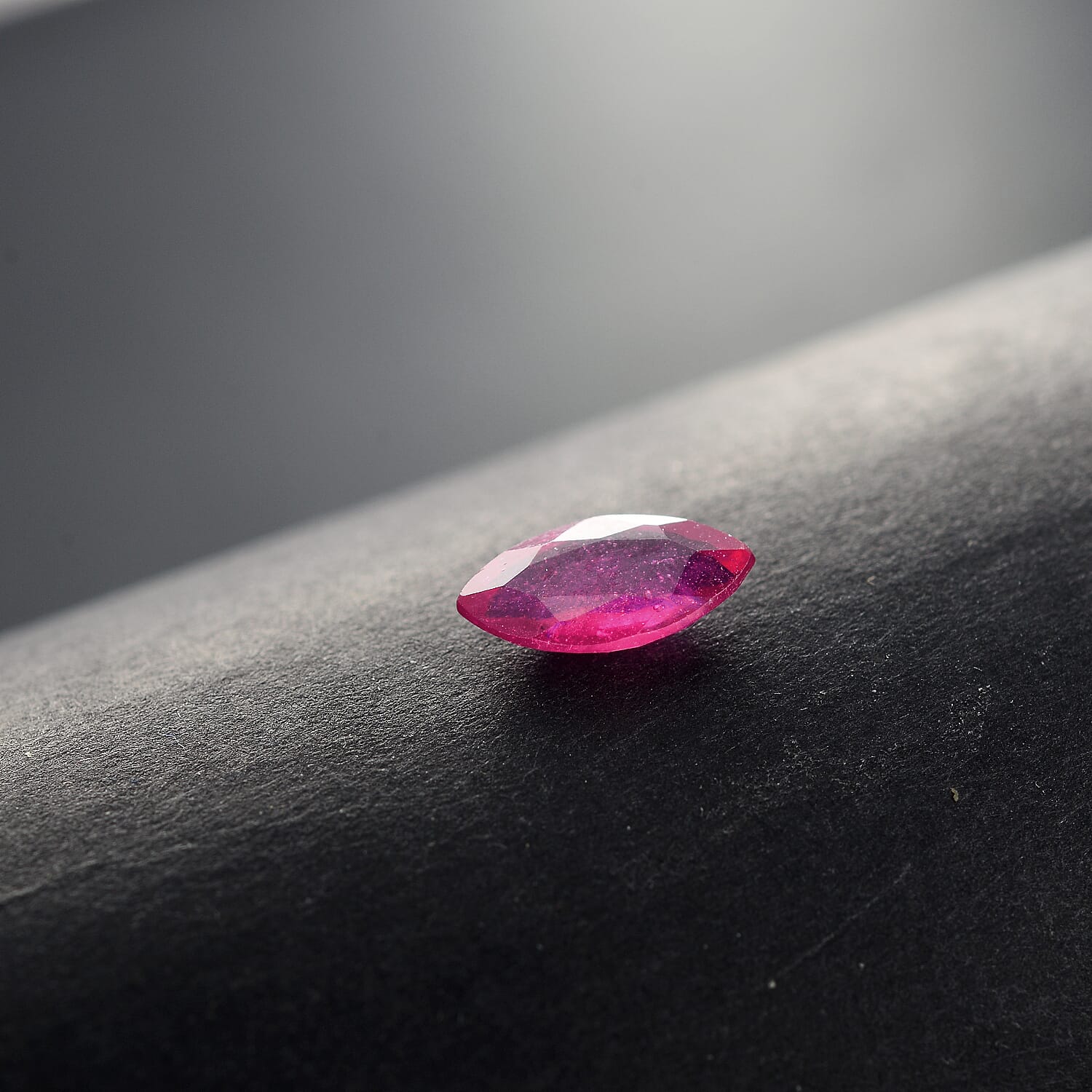 Premium Niassa Ruby (FF) (Mrq 10x5 mm) 1.07 ctw