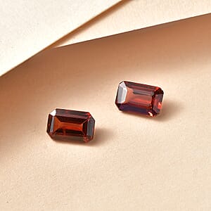 Premium Mozambique Garnet Set of 2 (Oct 6x4 mm) 1.13 ctw