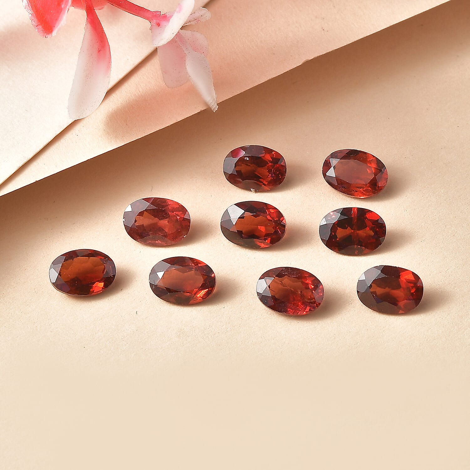 Mozambique Garnet Set of 9 (Ovl 7x5 mm) 8.32 ctw