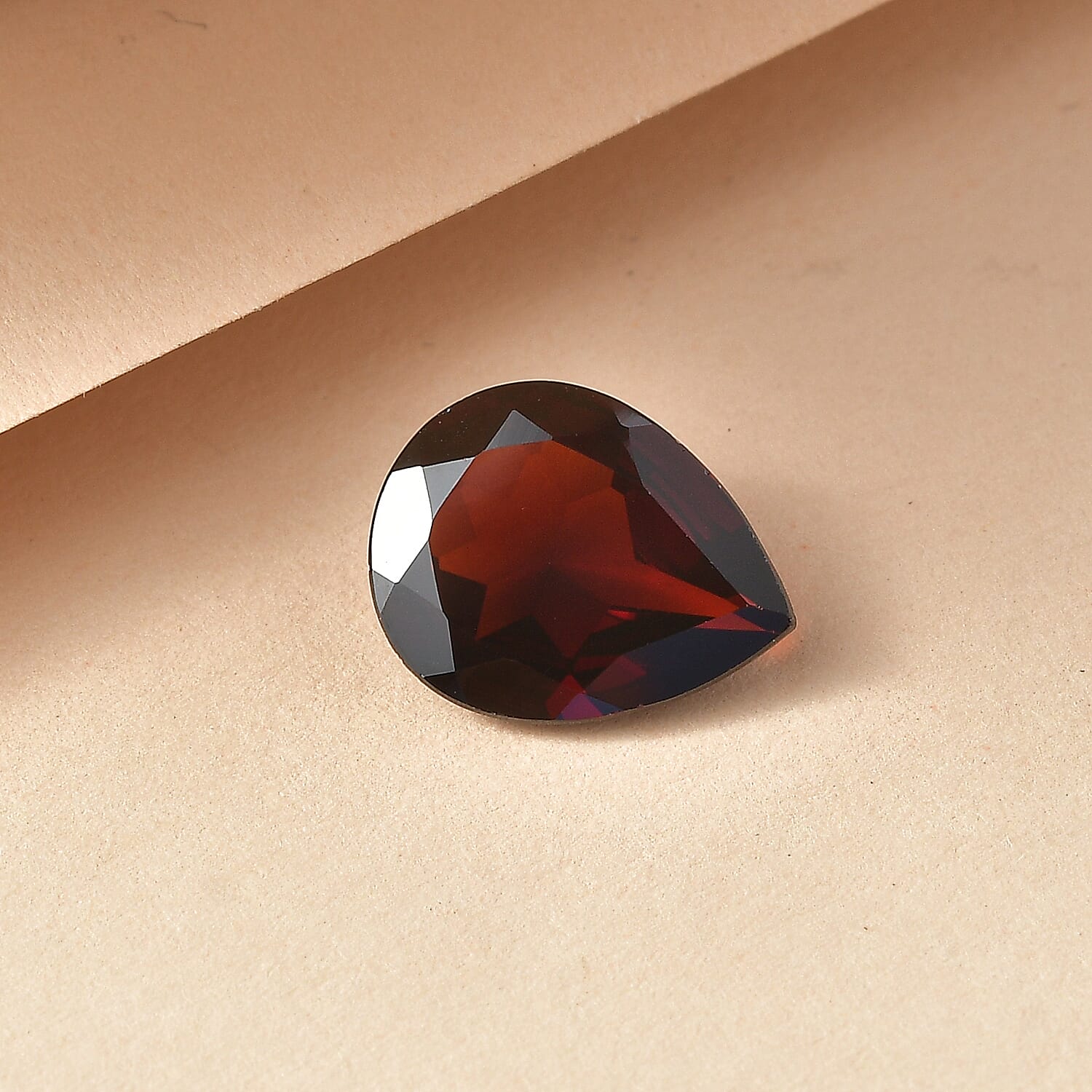 Premium Mozambique Garnet (Pear 10x8 mm) 1.88 ctw