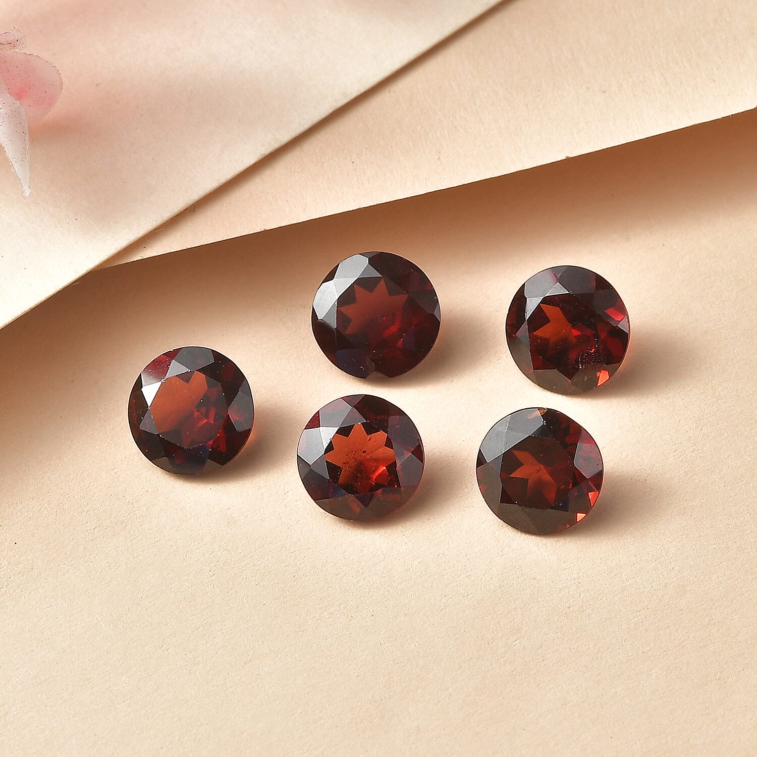 Mozambique Garnet Set of 5 (Rnd 8 mm) 9.61 ctw