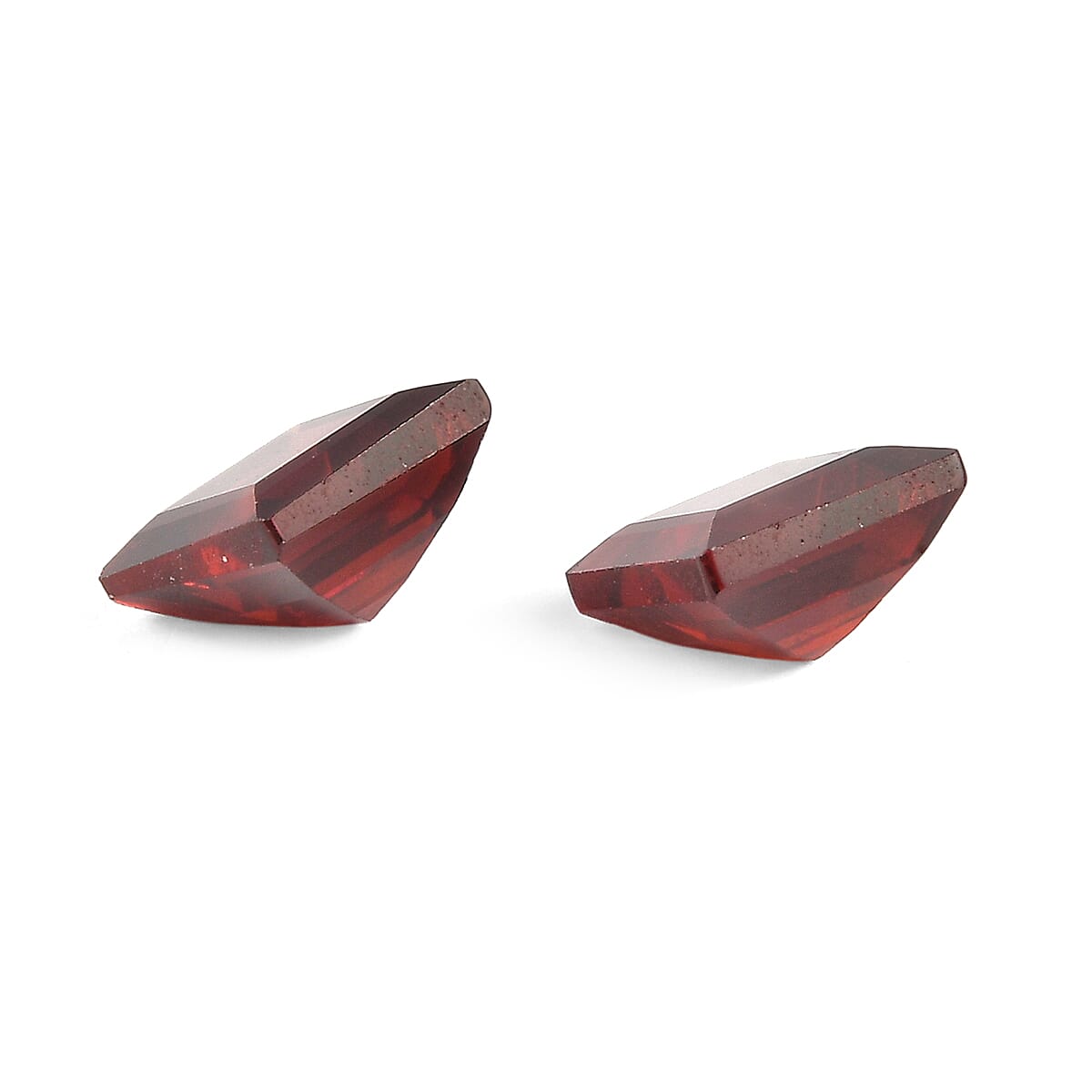 Premium Mozambique Garnet Set of 2 (Sqr 5 mm) 1.59 ctw
