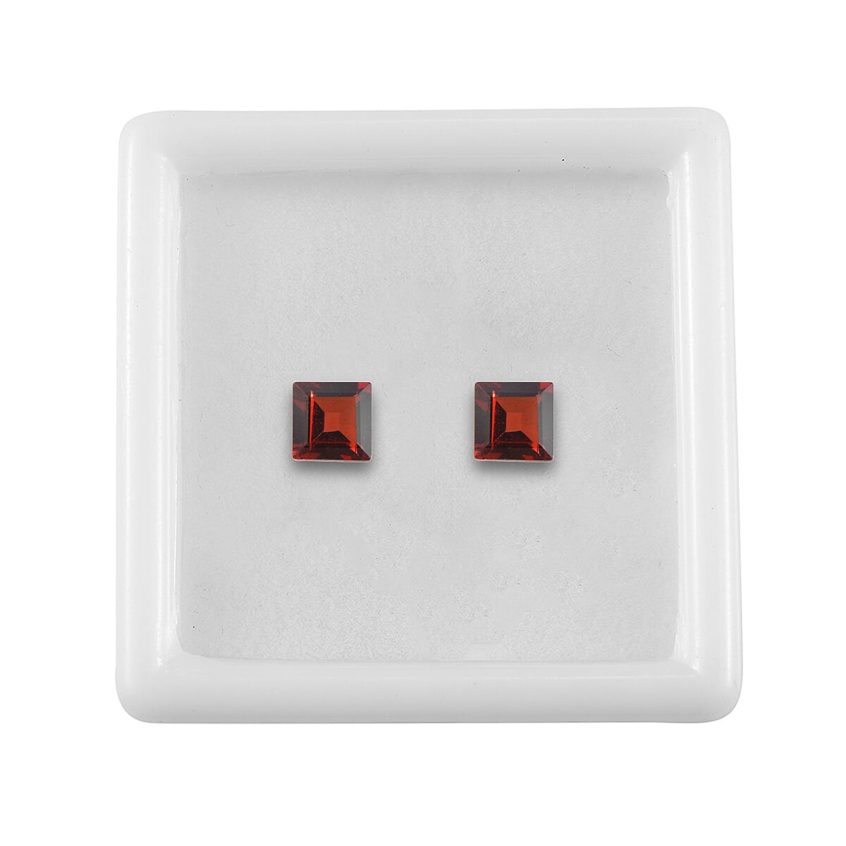 Premium Mozambique Garnet Set of 2 (Sqr 5 mm) 1.59 ctw