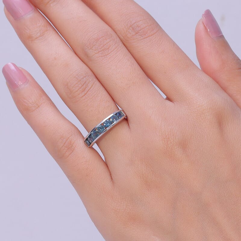 D'Joy Montana Sapphire 1.50 ctw Classic Band Ring in Rhodium Over Sterling Silver (Size 6.0)