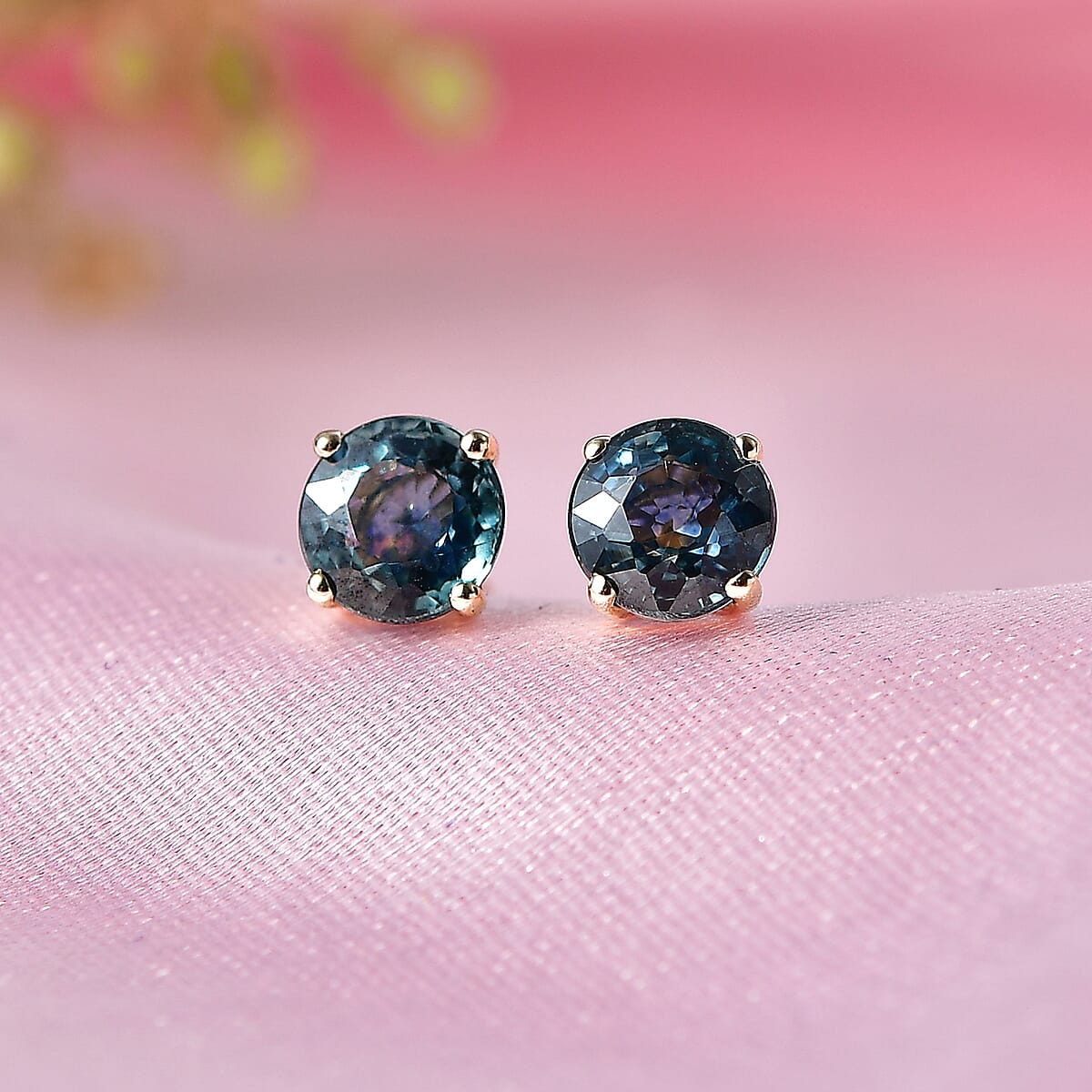 Premium Montana Sapphire 1.40 ctw Solitaire Stud Earrings in 10K Yellow Gold (Del. in 8-10 Days) image number 1