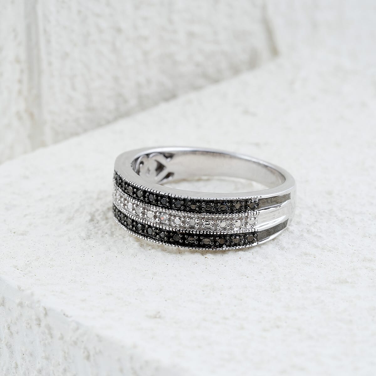 Natural Black and White Diamond 0.07 ctw Ring in Sterling Silver (Size 7.0) image number 1