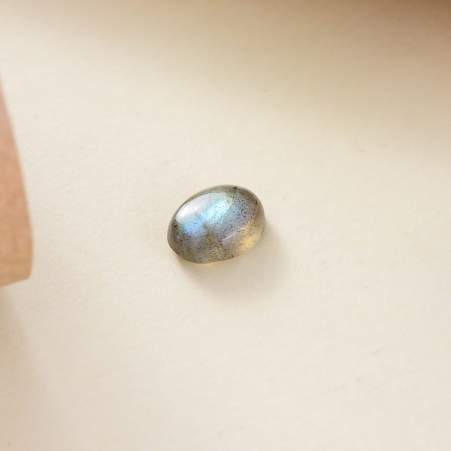 Malagasy Labradorite (Ovl 8x6 mm) 1.25 ctw