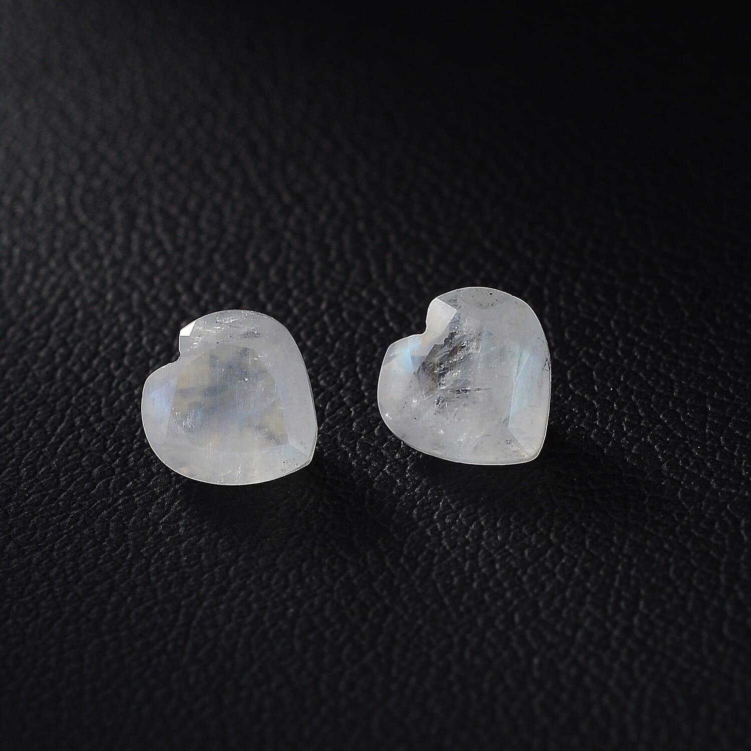 Rainbow Moonstone Set of 2 (Hrt 7 mm) 2.36 ctw