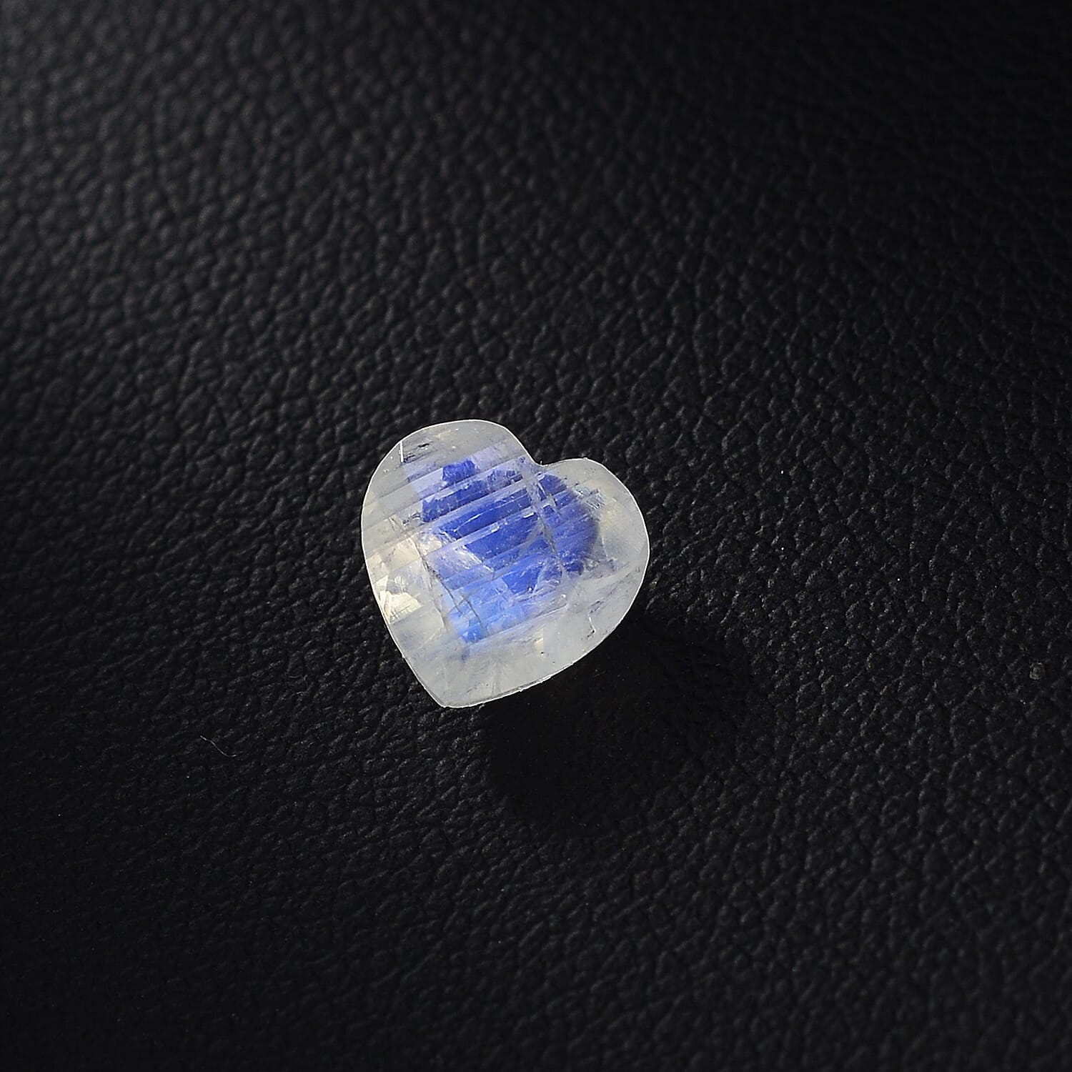 Rainbow Moonstone (Hrt 8 mm) 1.36 ctw