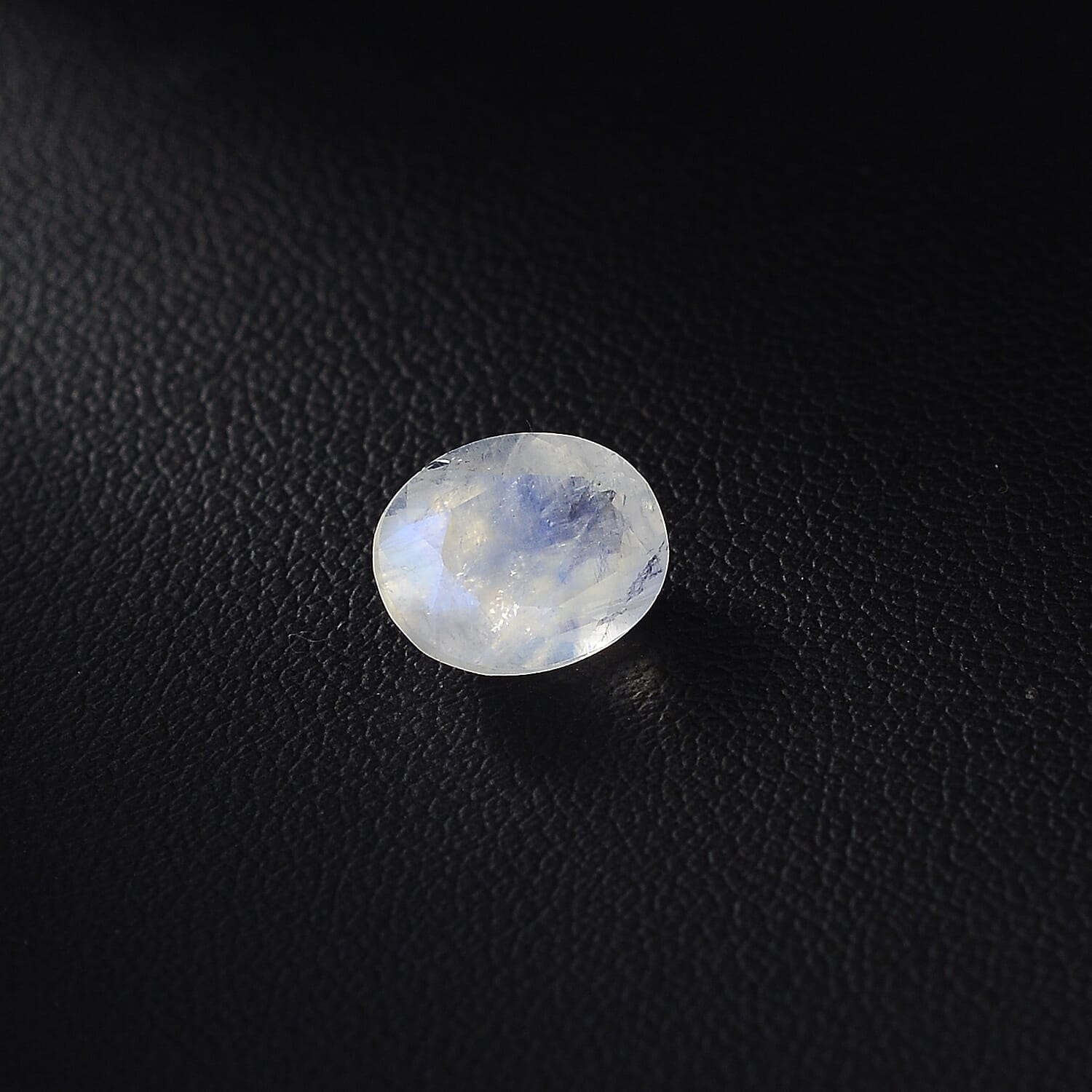 Rainbow Moonstone (Ovl 10x8 mm) 1.75 ctw