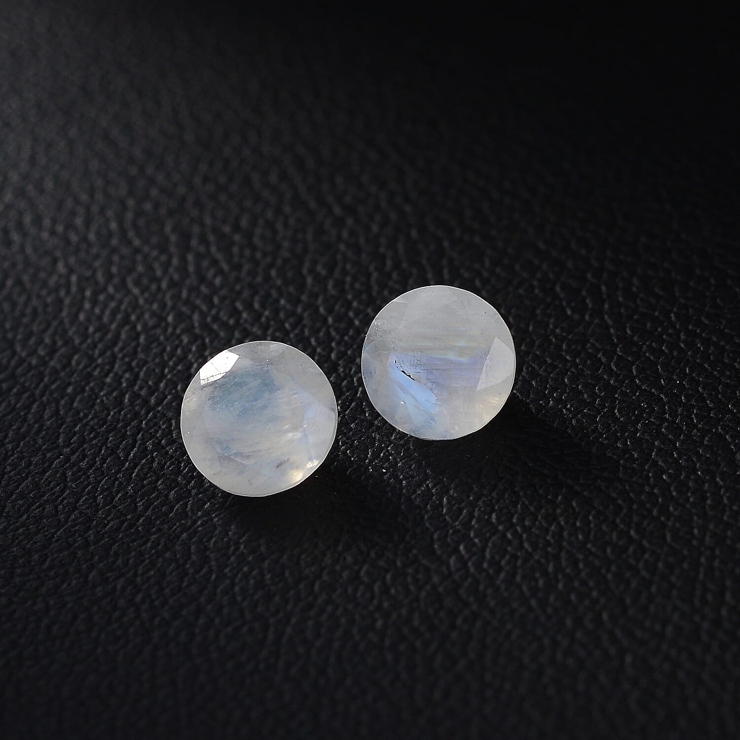Rainbow Moonstone Set of 2 (Rnd 6 mm) 1.59 ctw