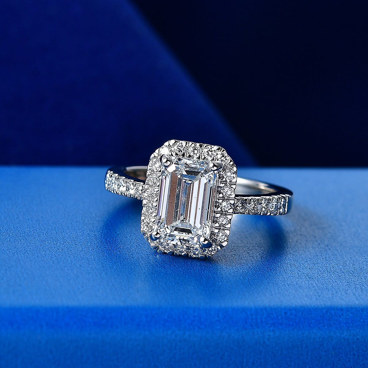 IGI Certified Luxuriant Lab Grown Diamond E-F VS 2.50 ctw Ring in 950 Platinum (Size 7.0) 5.81 Grams image number 1