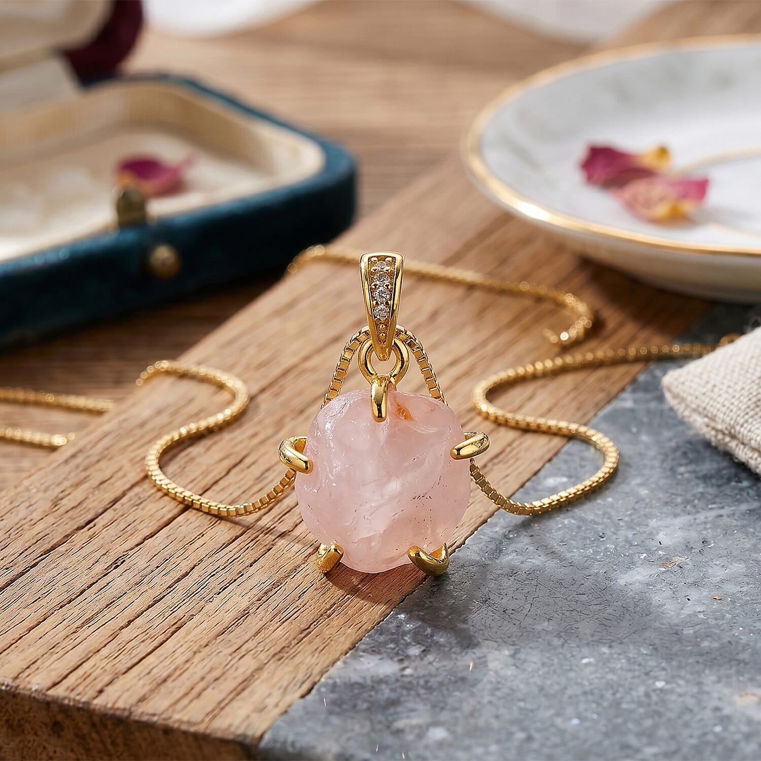 Rose Quartz 10.00 ctw Beaded Necklace in Goldtone 18-20 Inches