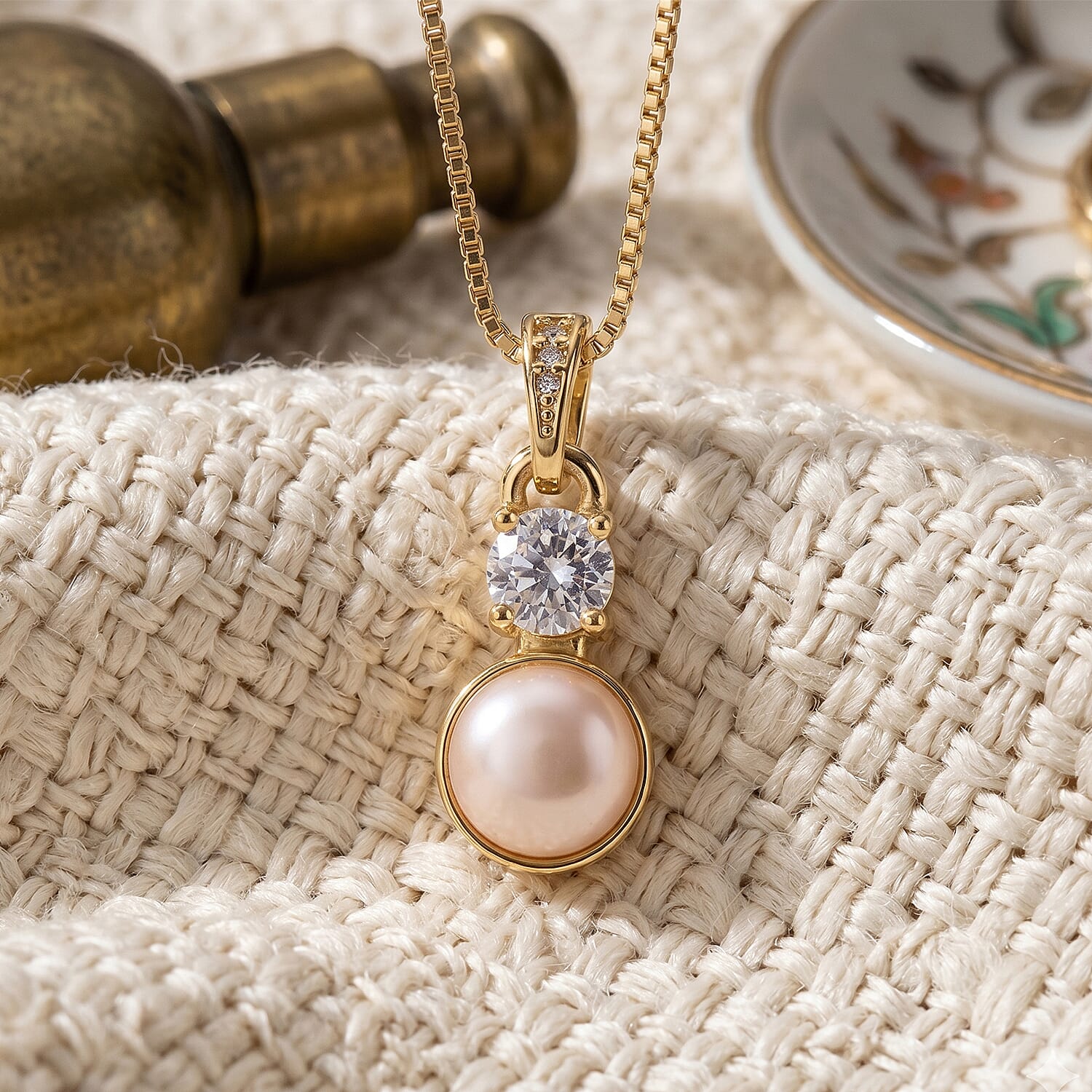 White Shell Pearl and Simulated Diamond 0.05 ctw Necklace in Goldtone 18-20 Inches