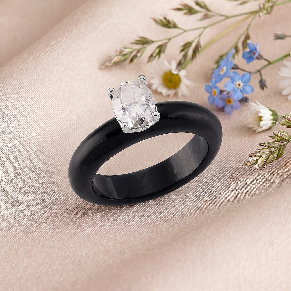 D'Joy Moissanite, Black Jade (D) 15.10 ctw Band Ring in Rhodium Over Sterling Silver (Size 8.0) image number 1