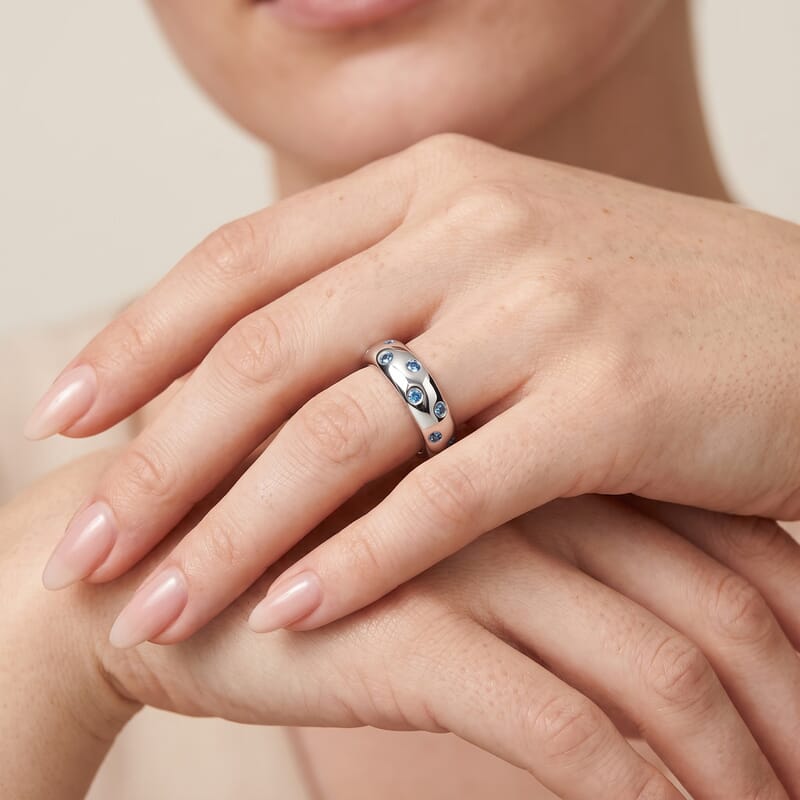 Doorbuster Luxuriant Lab Grown Blue Diamond SI 0.20 ctw Band Ring in Rhodium Over Sterling Silver (Size 7.0)