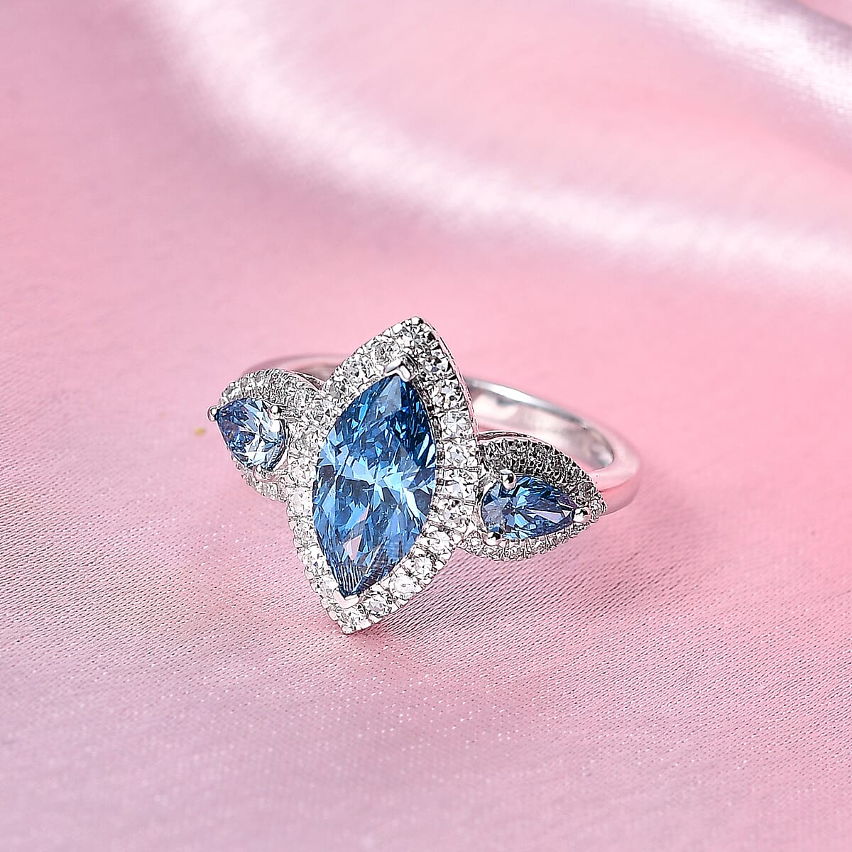 Luxuriant Lab Grown Blue Diamond (IR) and Lab Grown Diamond VS 2.50 ctw Halo Ring in 10K White Gold (Size 7.0) image number 1