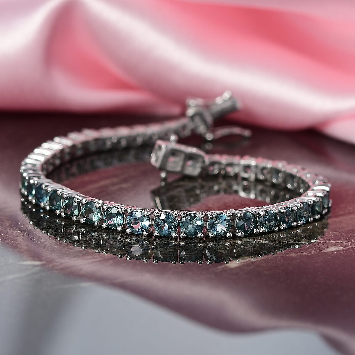 D'Joy Montana Sapphire 12.10 ctw Graduated Tennis Bracelet in Rhodium Over Sterling Silver (7.25 In) (Del. in 8-10 Days) image number 1