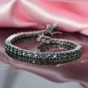 D'Joy Montana Sapphire 12.10 ctw Graduated Tennis Bracelet in Rhodium Over Sterling Silver (7.25 In) (Del. in 8-10 Days)