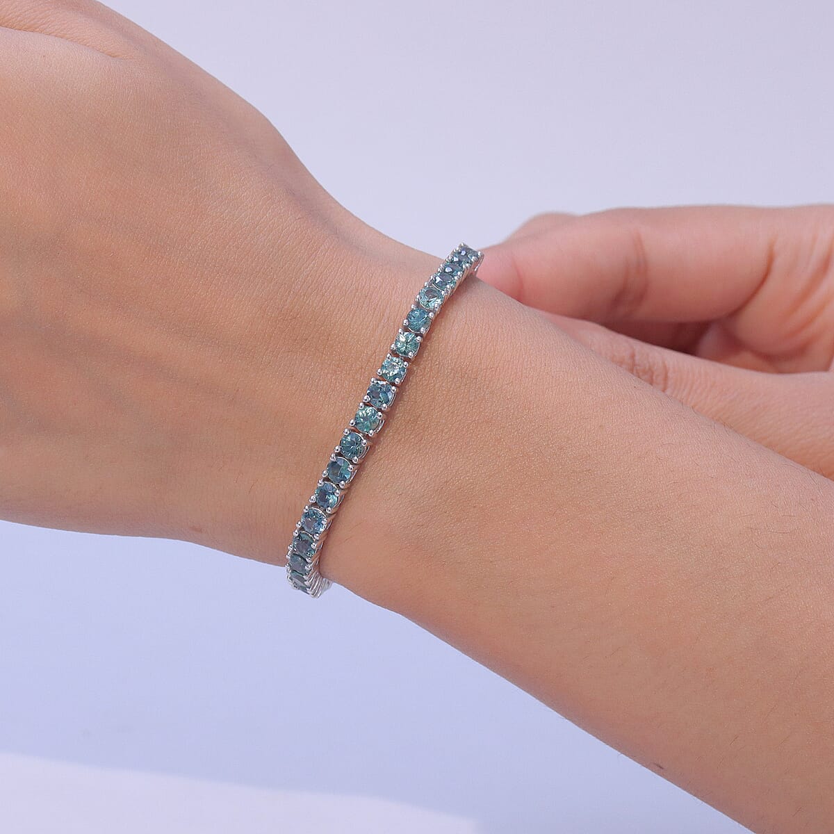 D'Joy Montana Sapphire 12.10 ctw Graduated Tennis Bracelet in Rhodium Over Sterling Silver (7.25 In) (Del. in 8-10 Days) image number 2